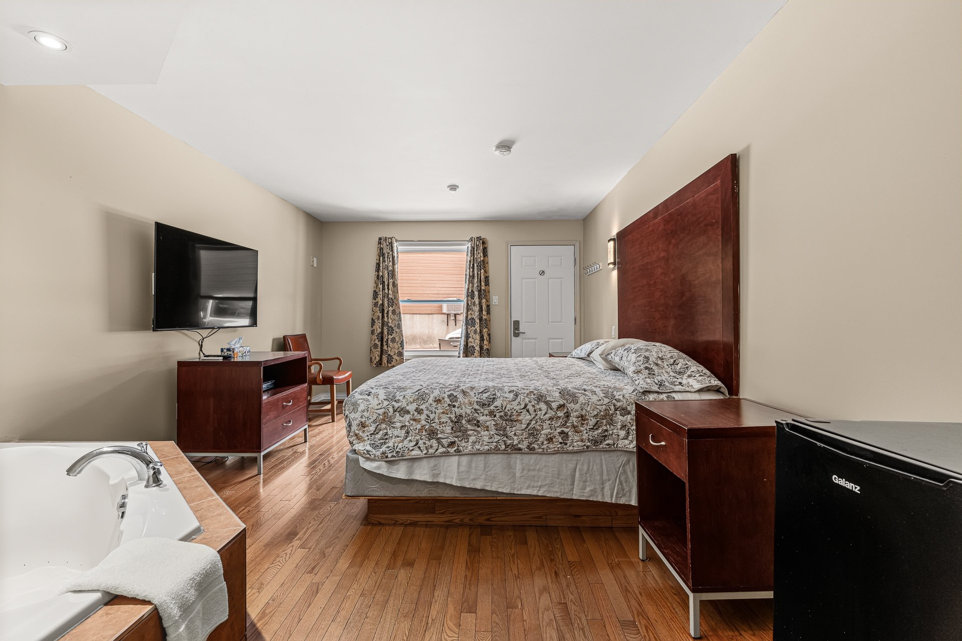 17-Room Motel — Model 02
