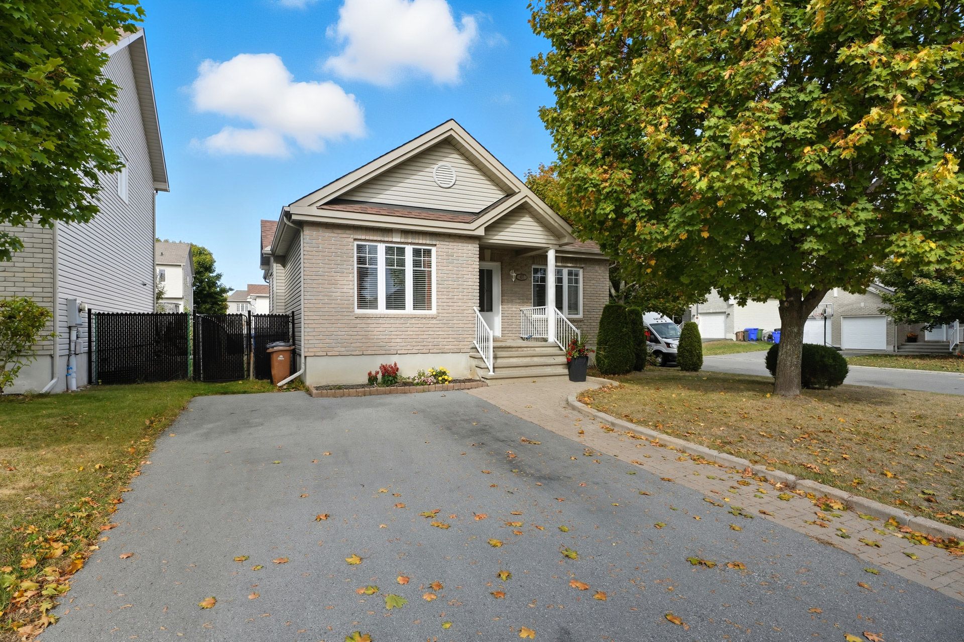 437 Rue des Framboisiers 