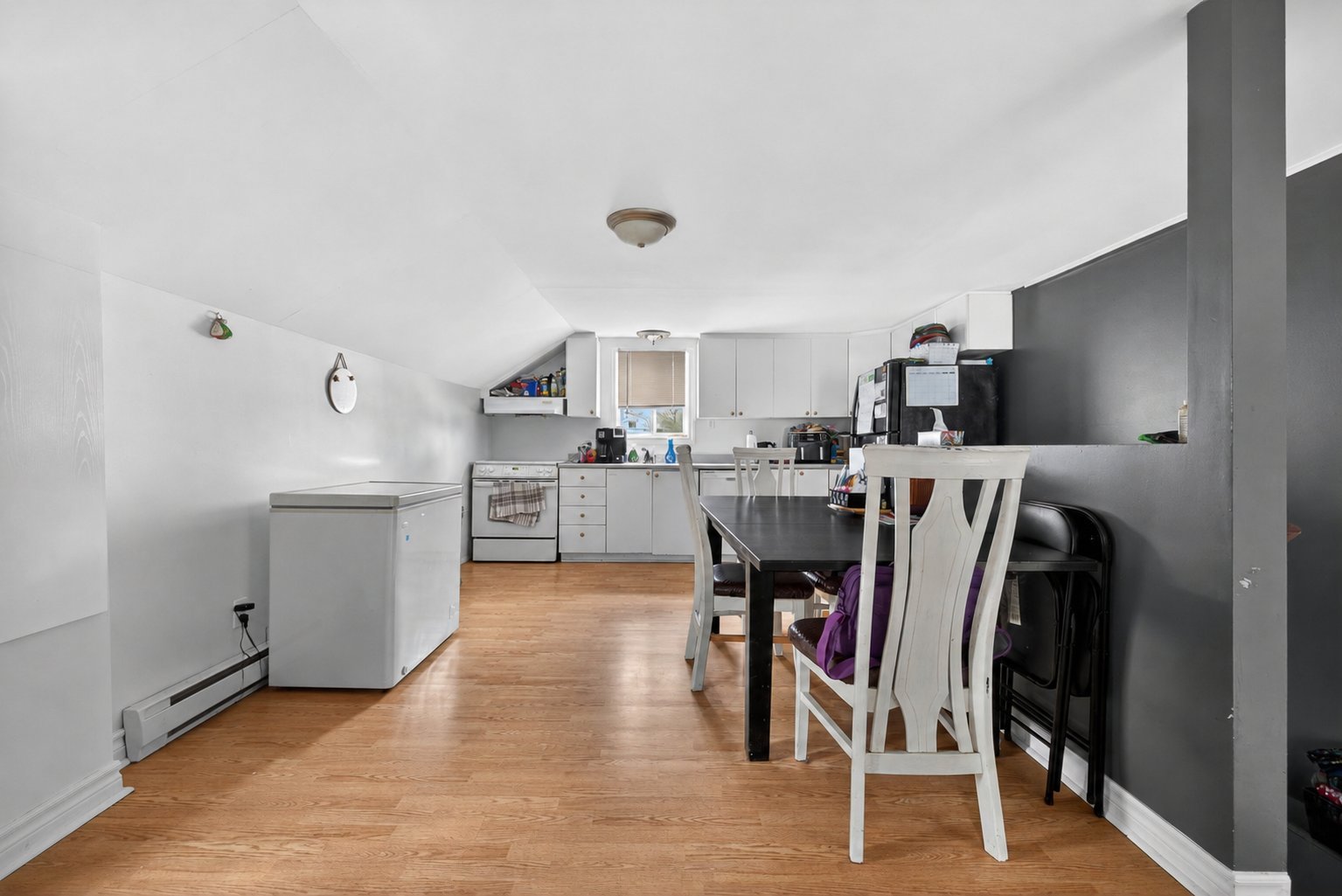 Dining room - Unit 2