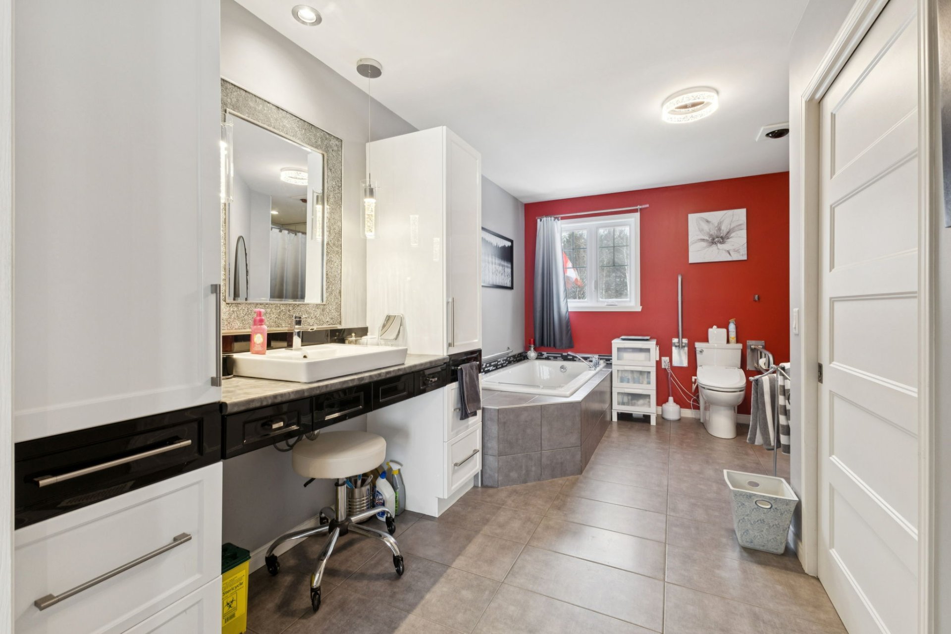 Salle de bains attenante à la CCP