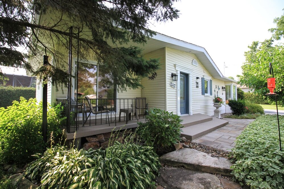 247 Rue Laval 