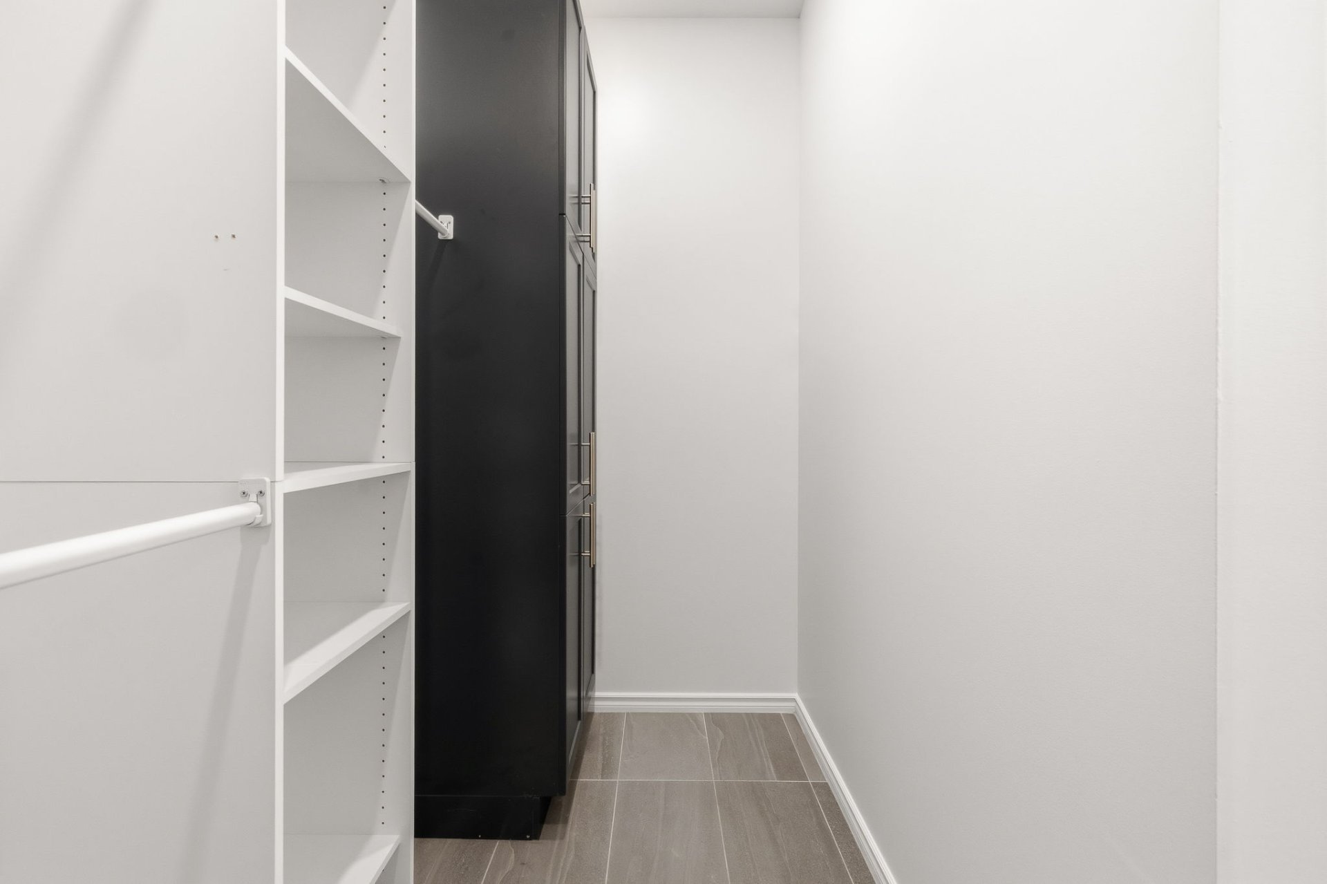 Walk-in closet