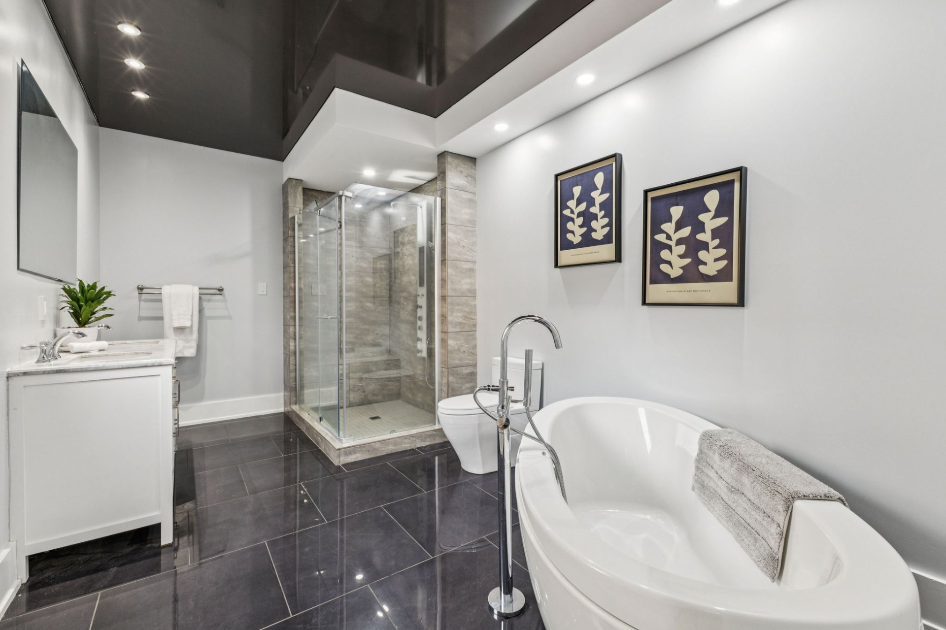 Salle de bains attenante à la CCP