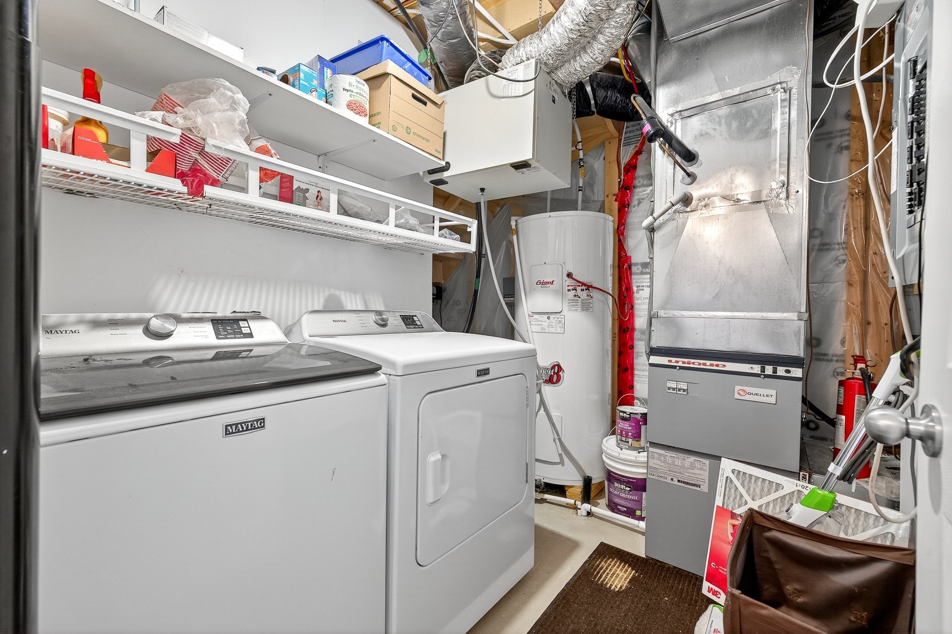 Salle de lavage - salle de lavage de l'unité sous-sol