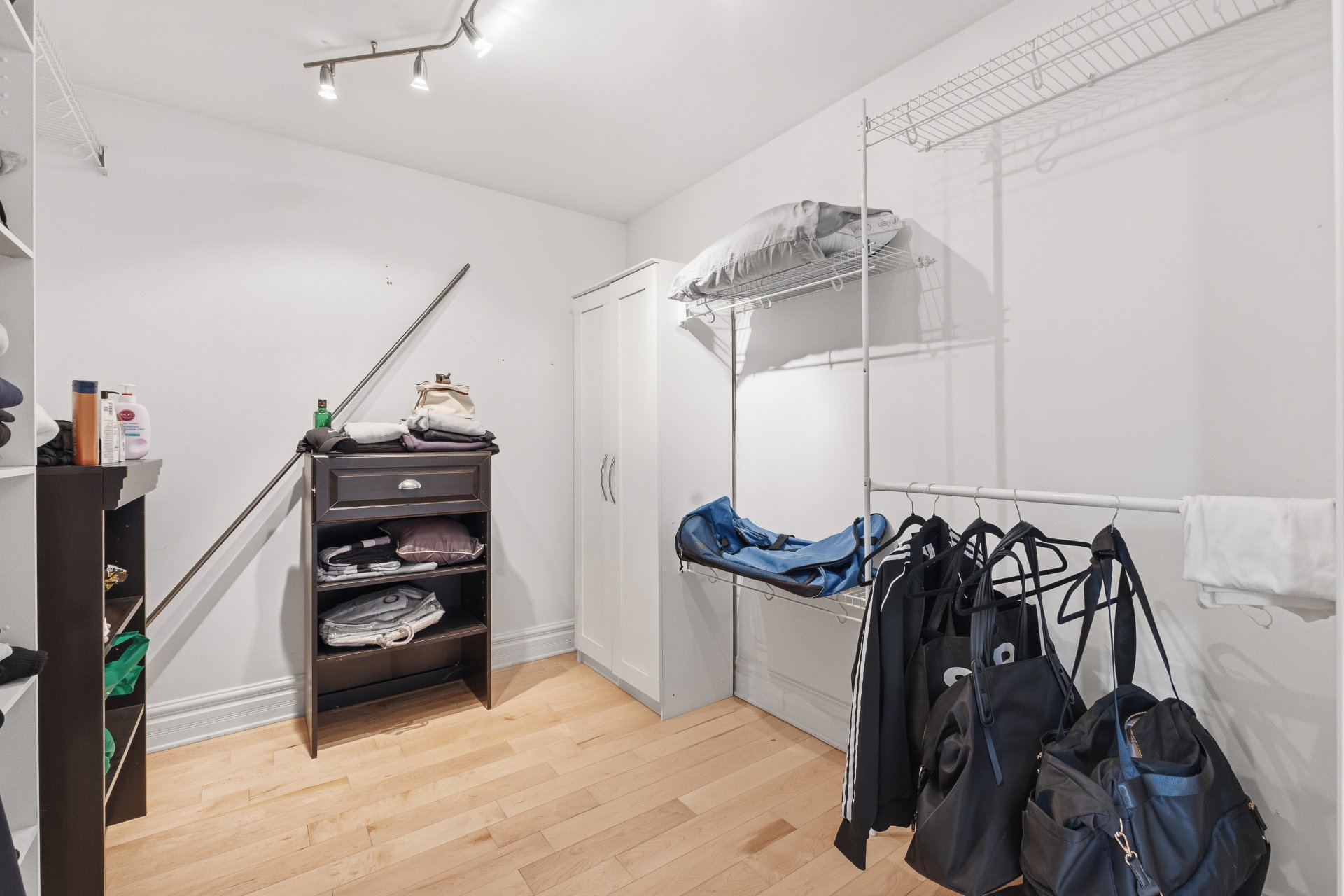 Walk-in closet