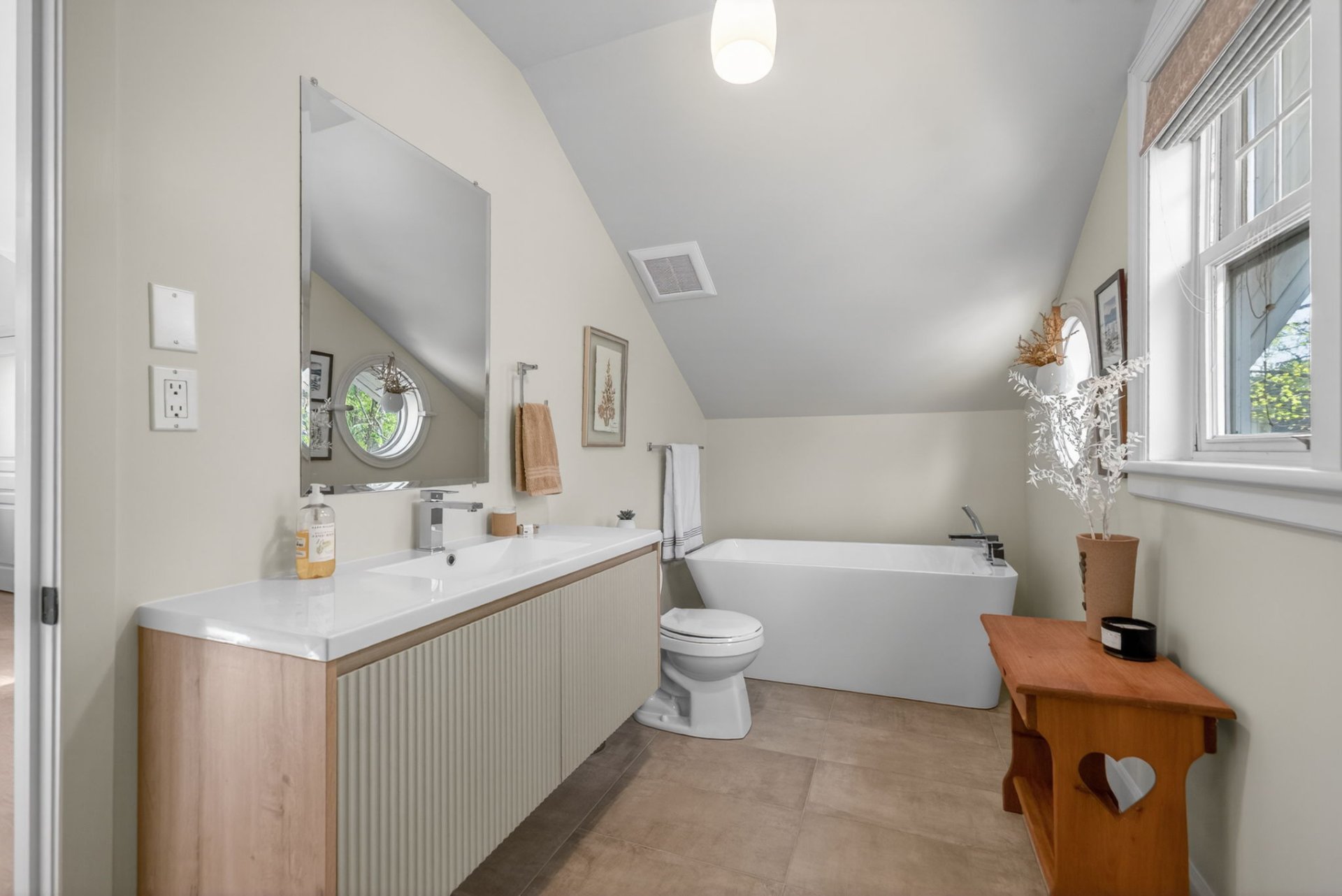 Salle de bains attenante à la CCP - chambre principale au 2e étage