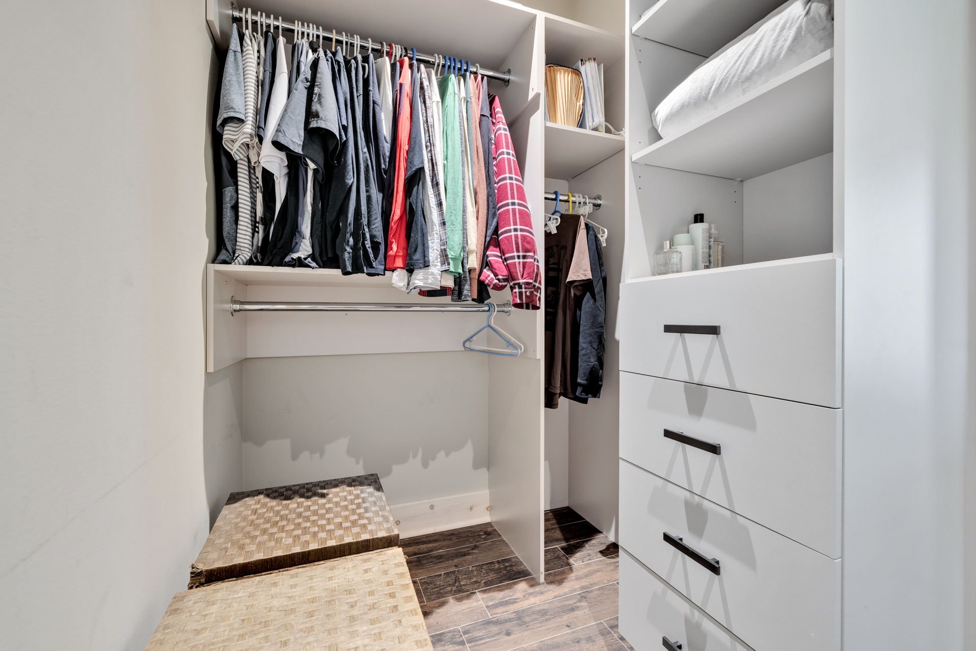 Walk-in closet