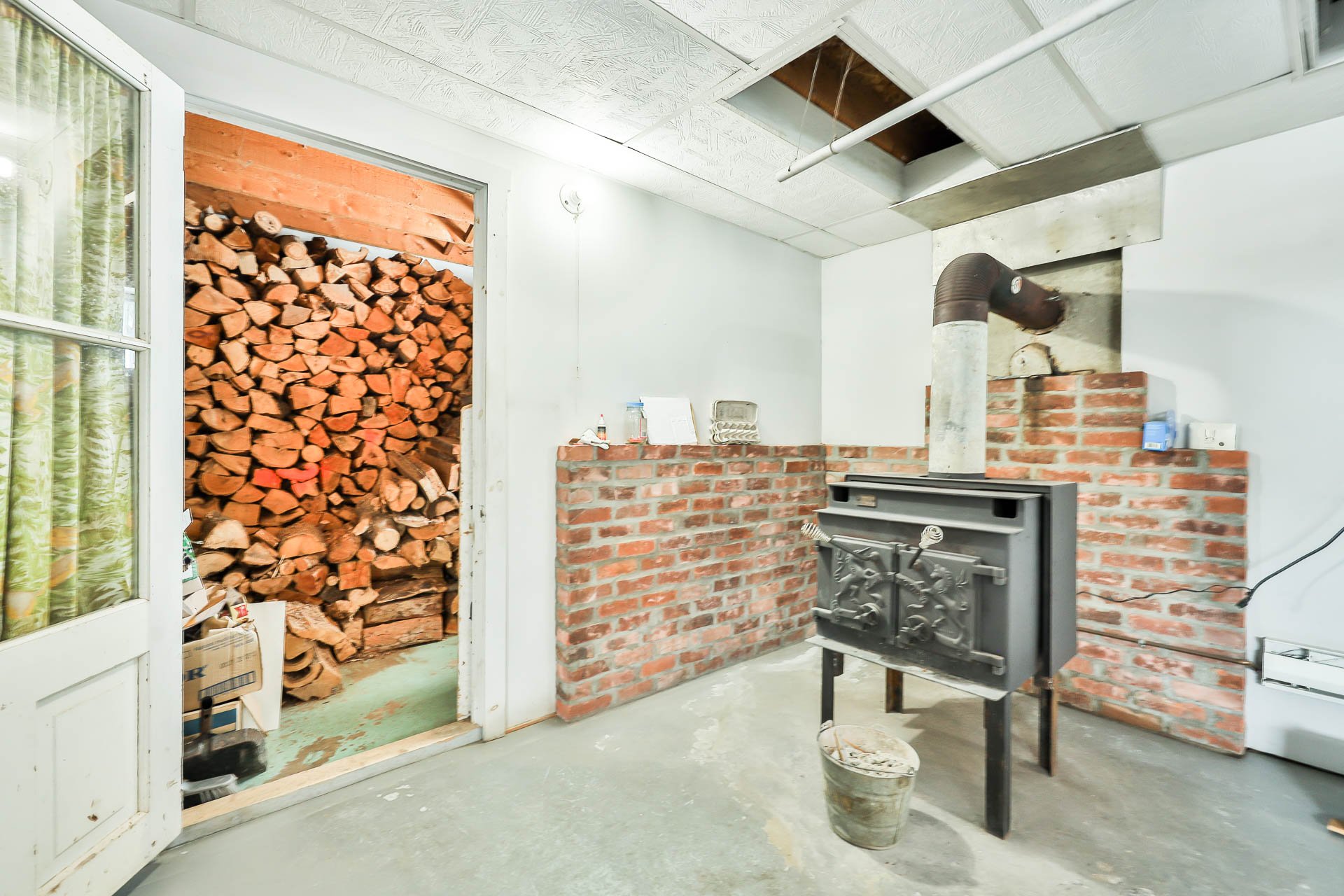 Autre - poele a combustion .