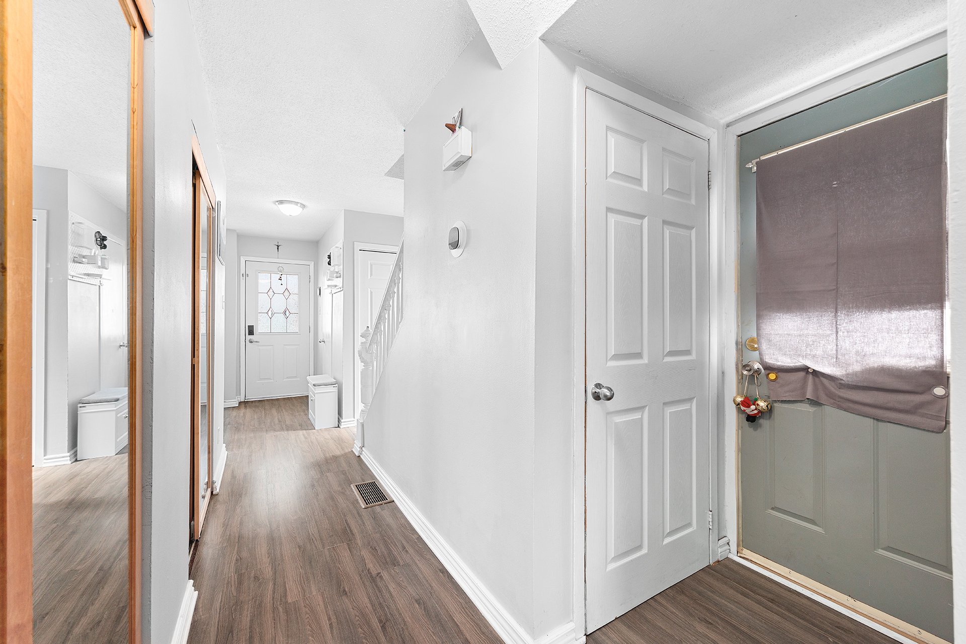 Hall d'entrée - Deuxième entrée sur le côté