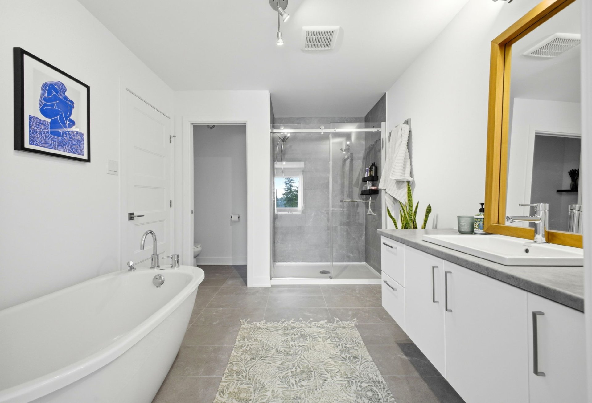 Salle de bains attenante à la CCP