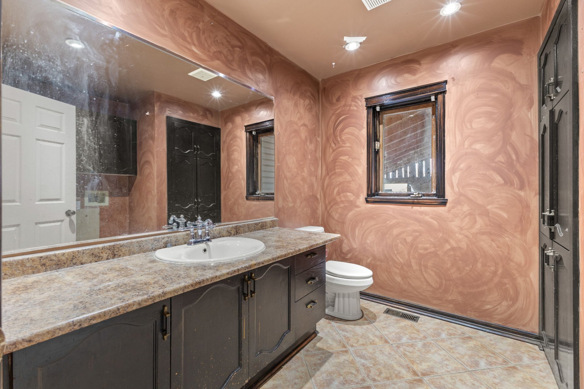 Powder room
