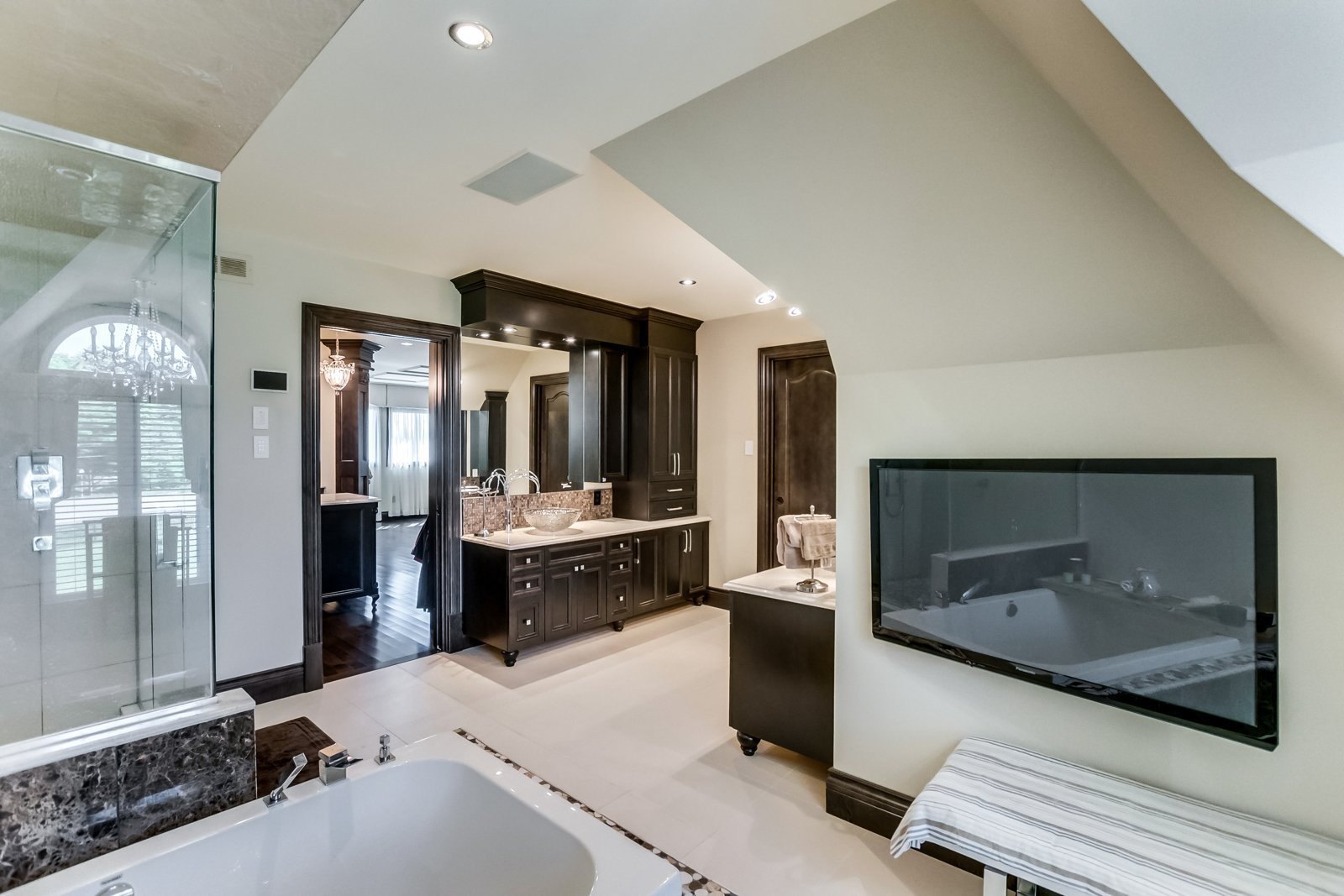 Salle de bains attenante à la CCP