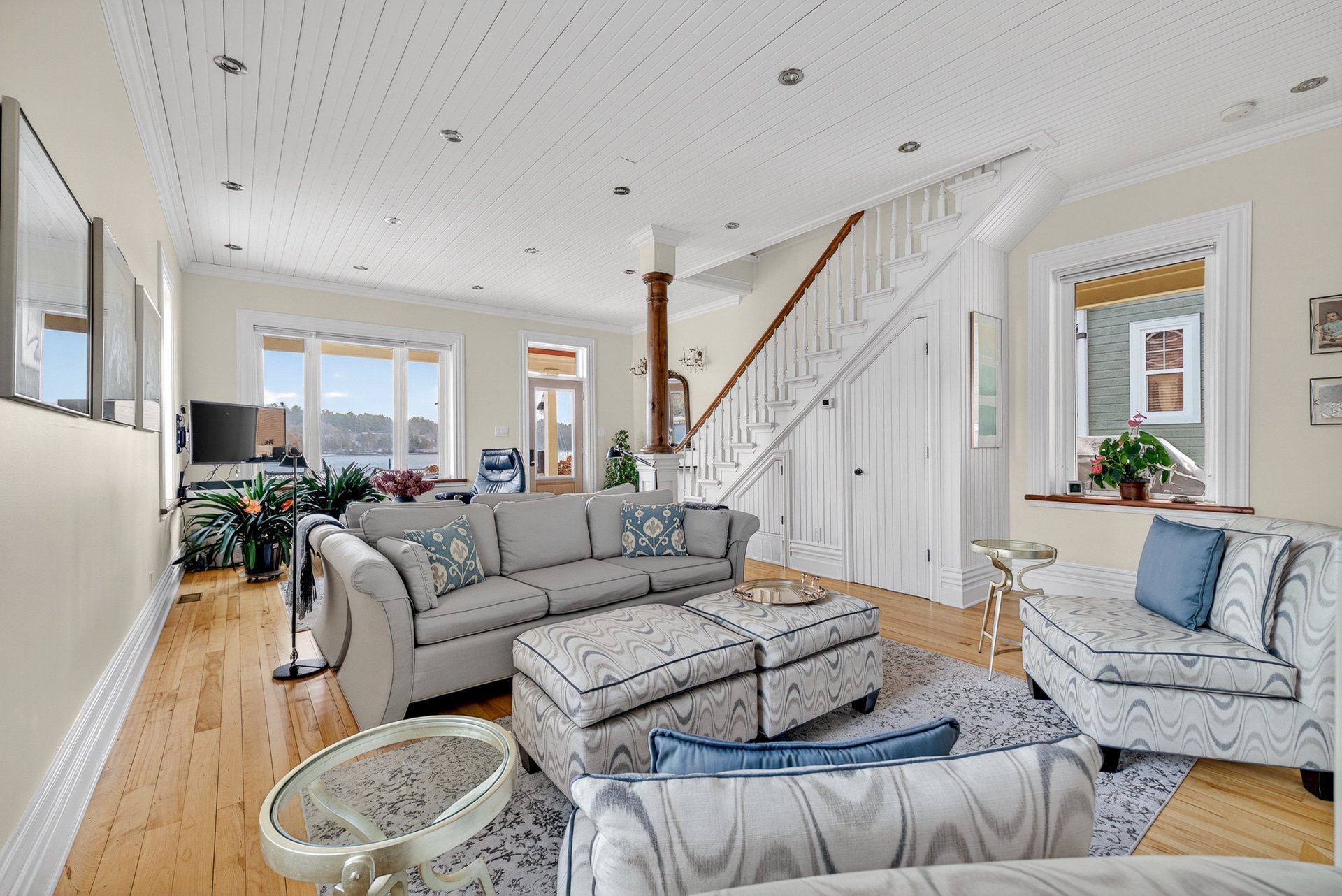 Living room - 1st floor