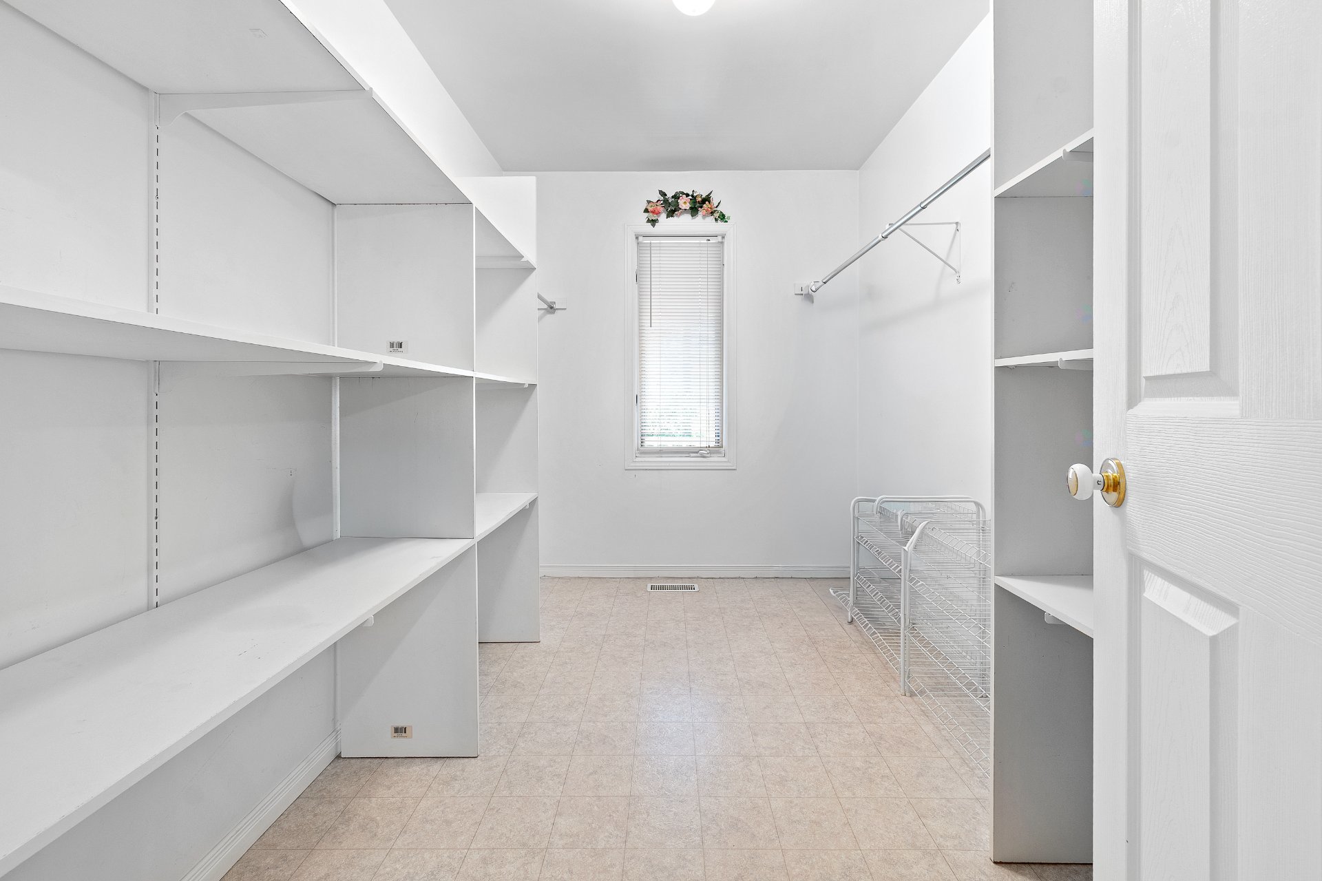 Walk-in closet