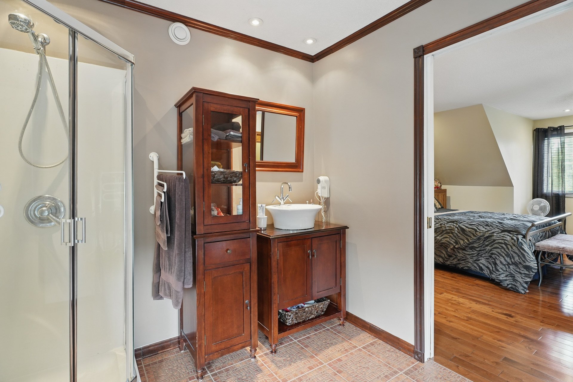 Salle de bains attenante à la CCP