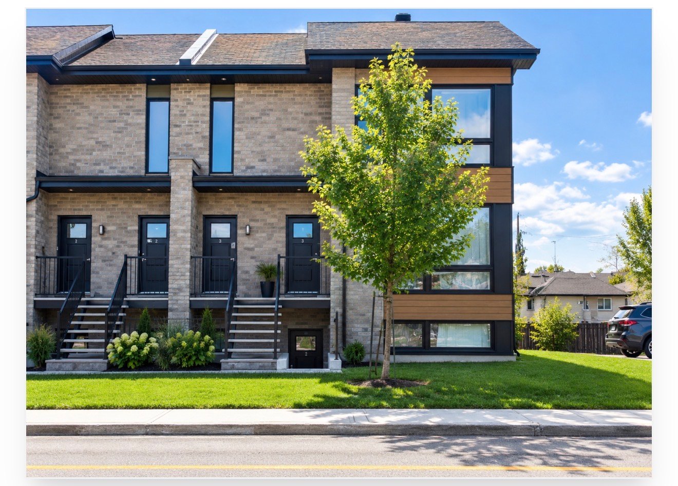 1056 Boul. St-René E.