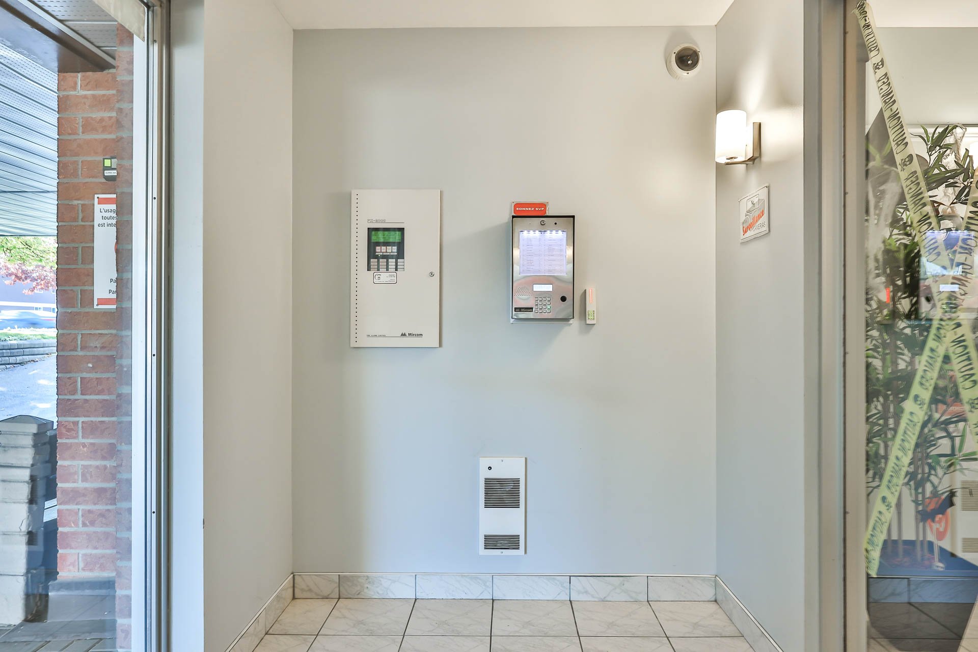 Entrée extérieure - Interphone