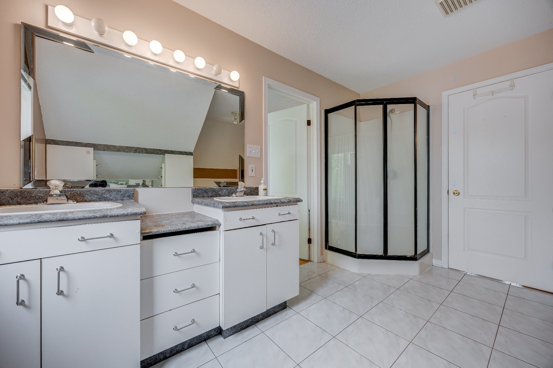 Ensuite bathroom