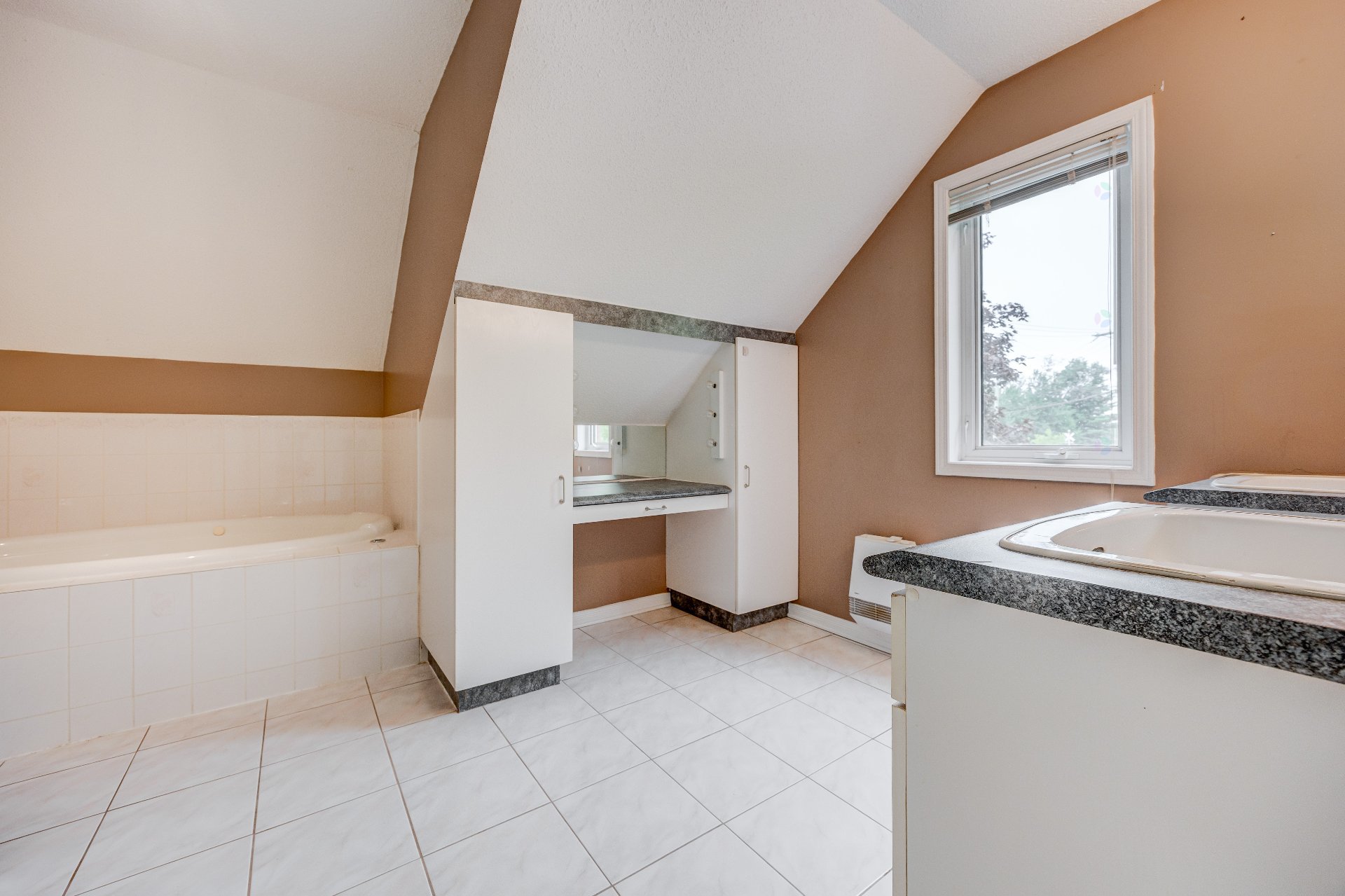 Ensuite bathroom