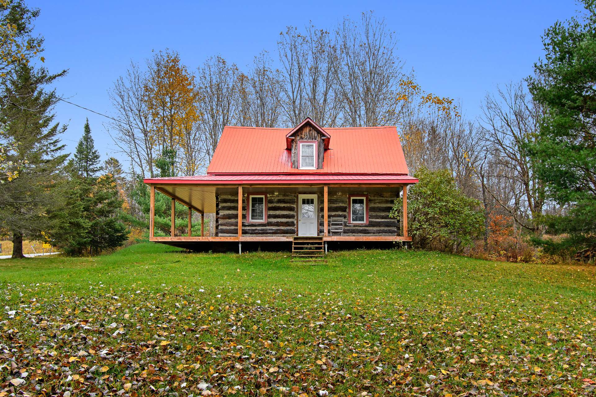 689 Ch. du Lac-Cayamant 