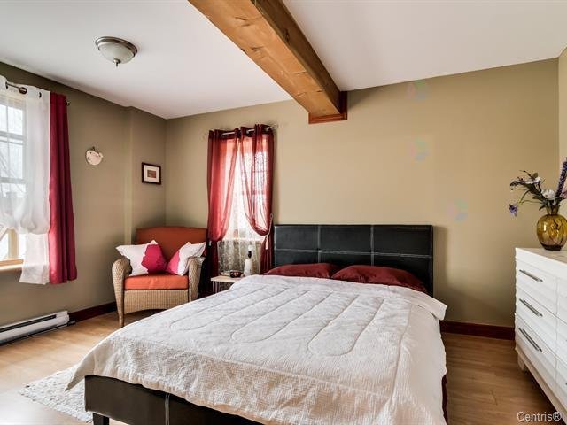 Master bedroom - Previous picture, the furniture is diffrent