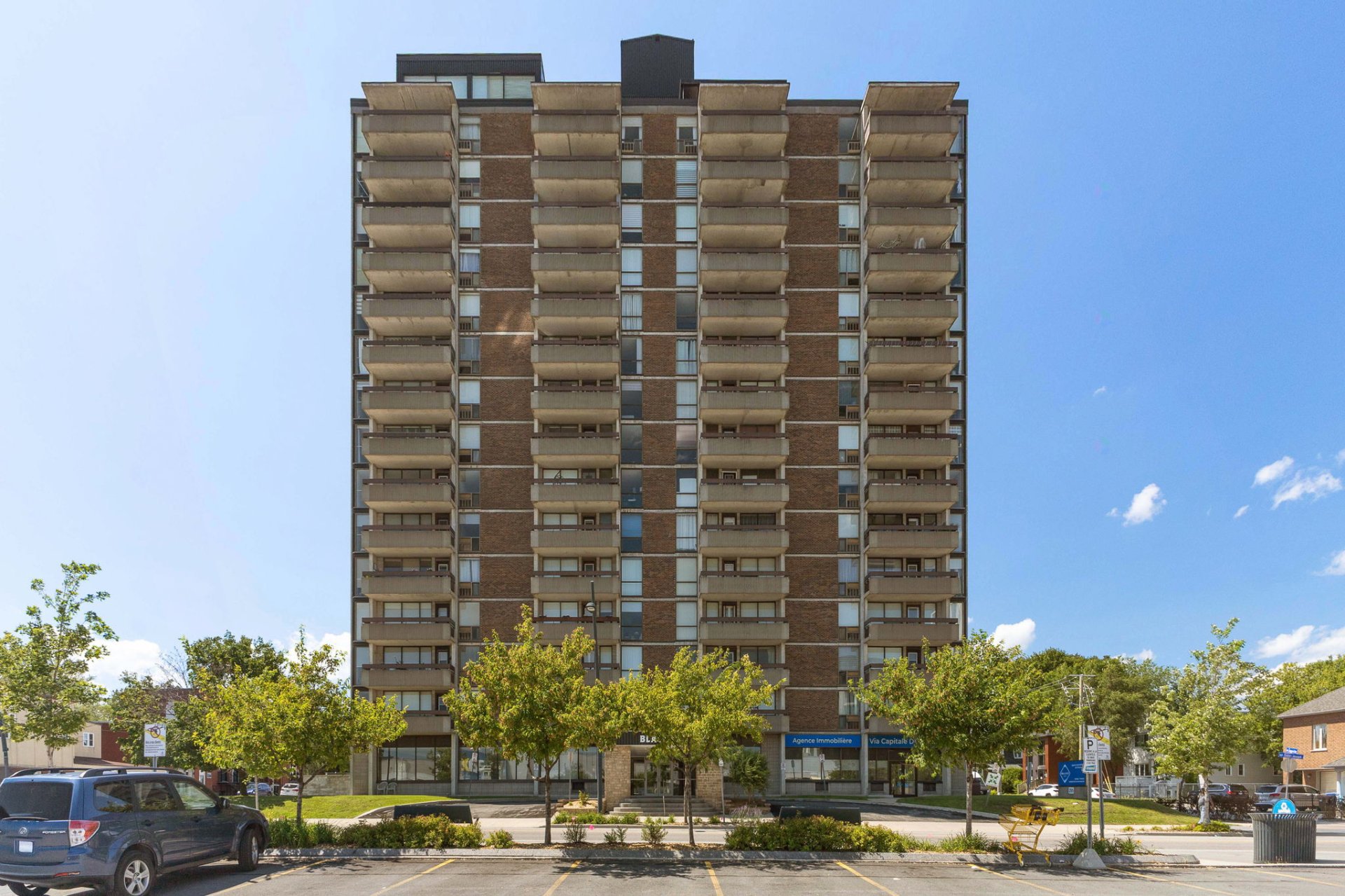 295 Boul. St-Joseph 305