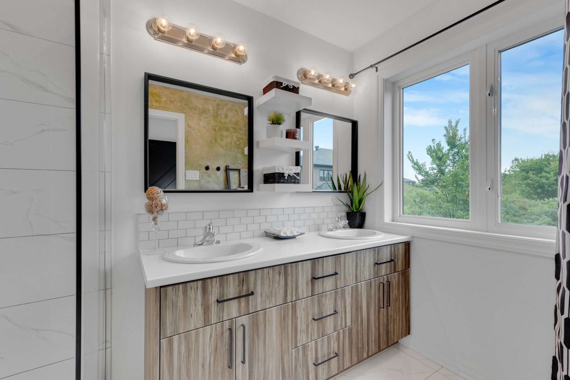 Ensuite bathroom