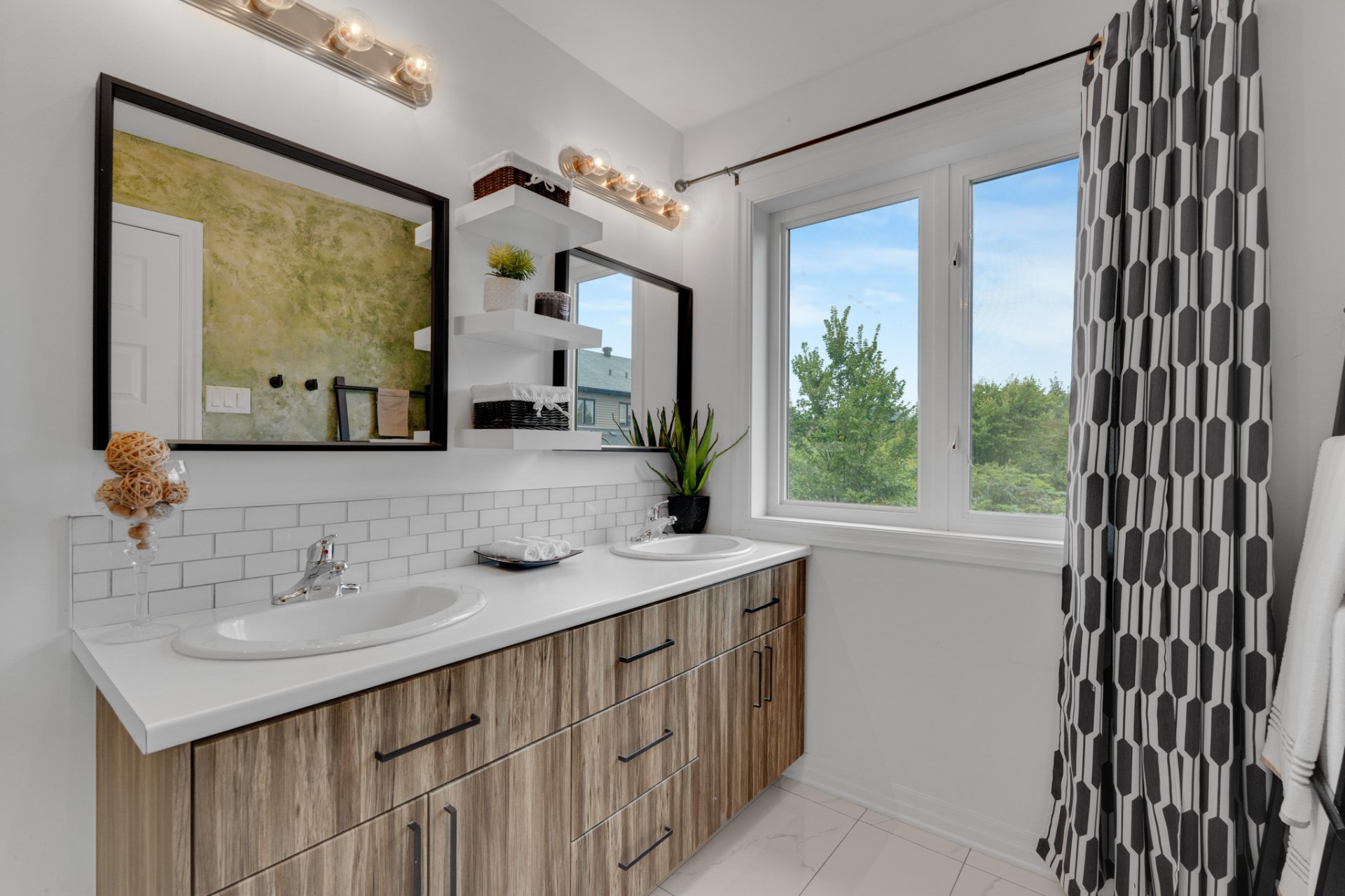 Ensuite bathroom