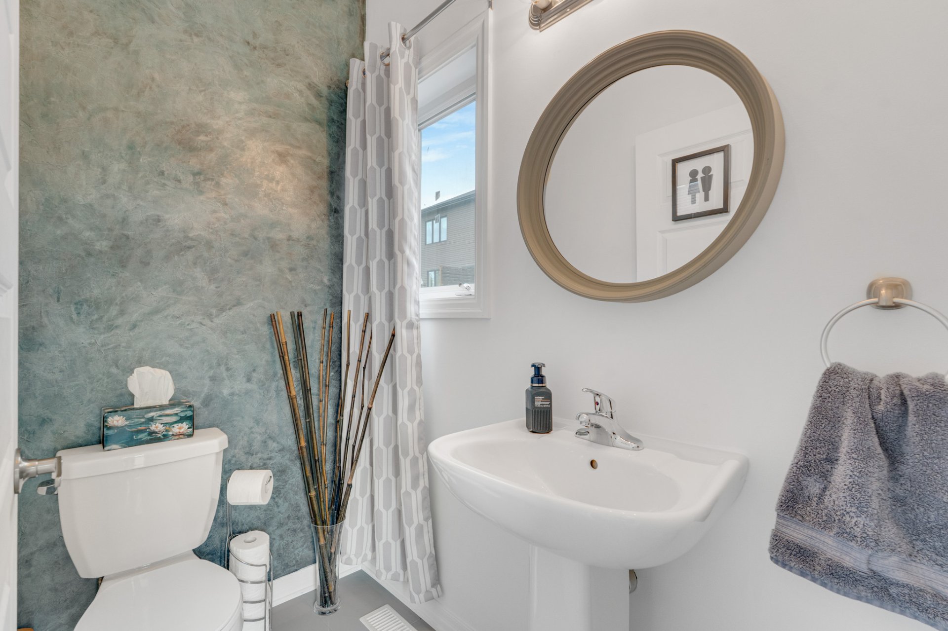 Powder room