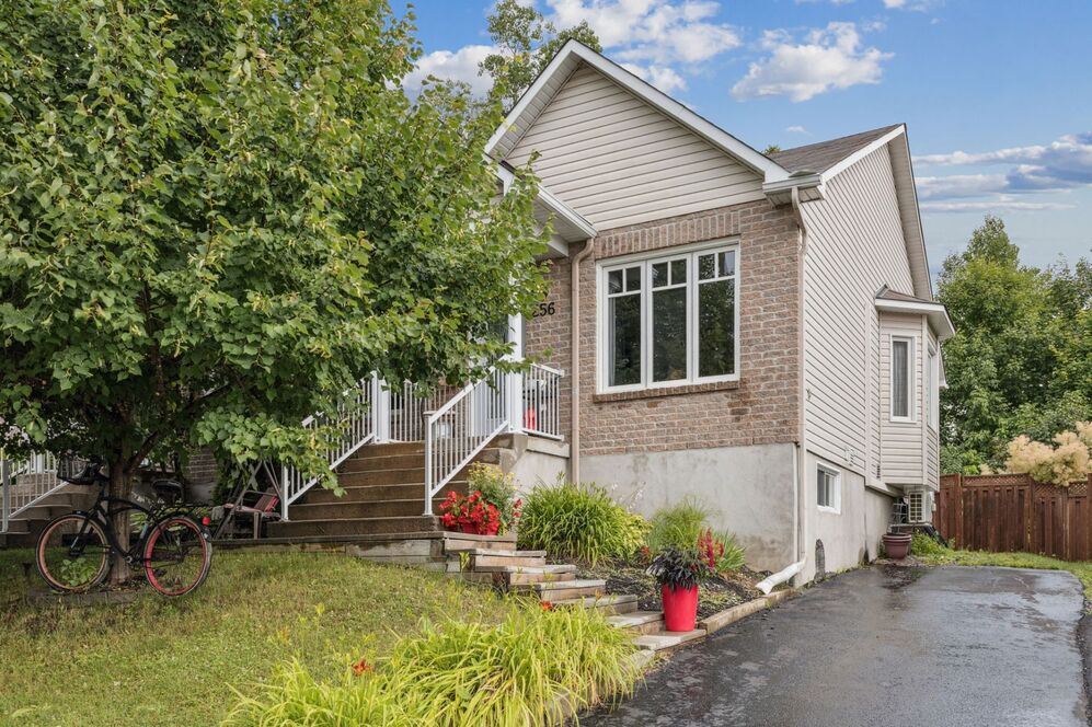 256 Rue du Grand-Ruisseau 