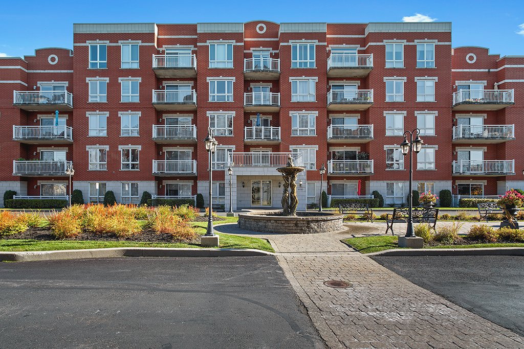 4405 Boul. St-Jean 101