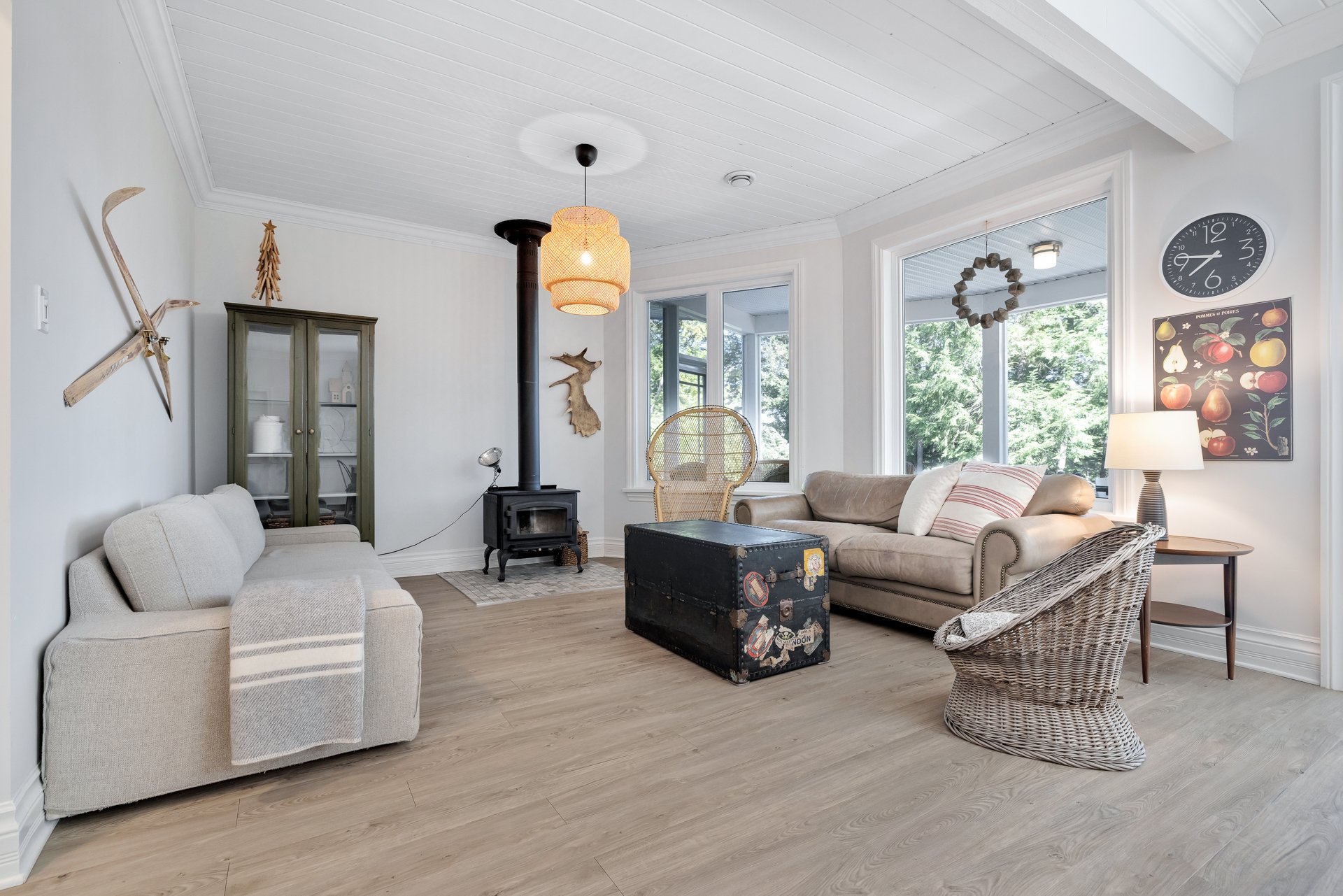 Living room - Guest suite