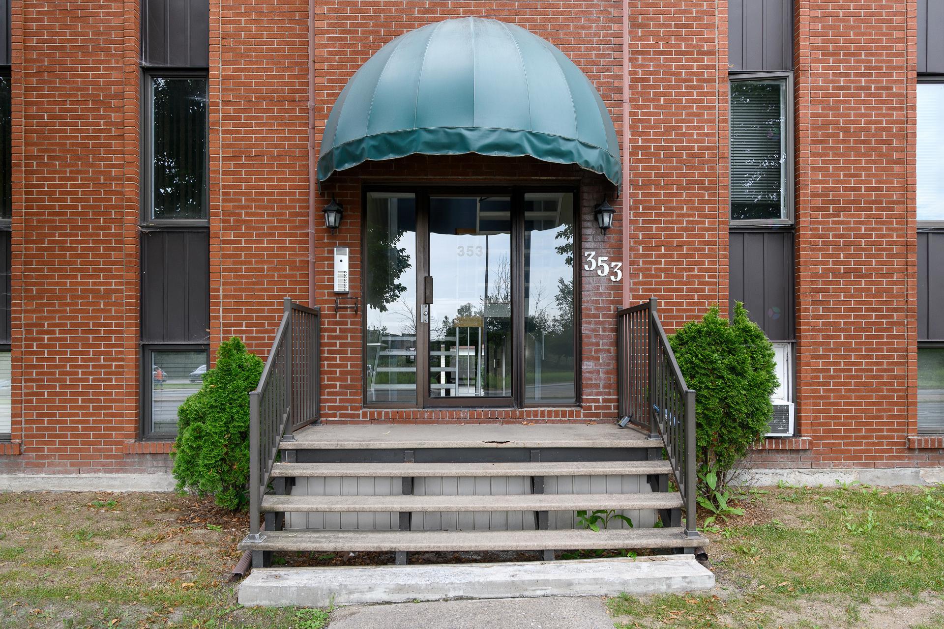 Façade