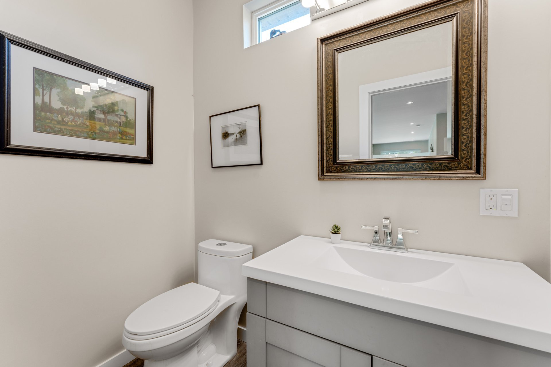 Powder room