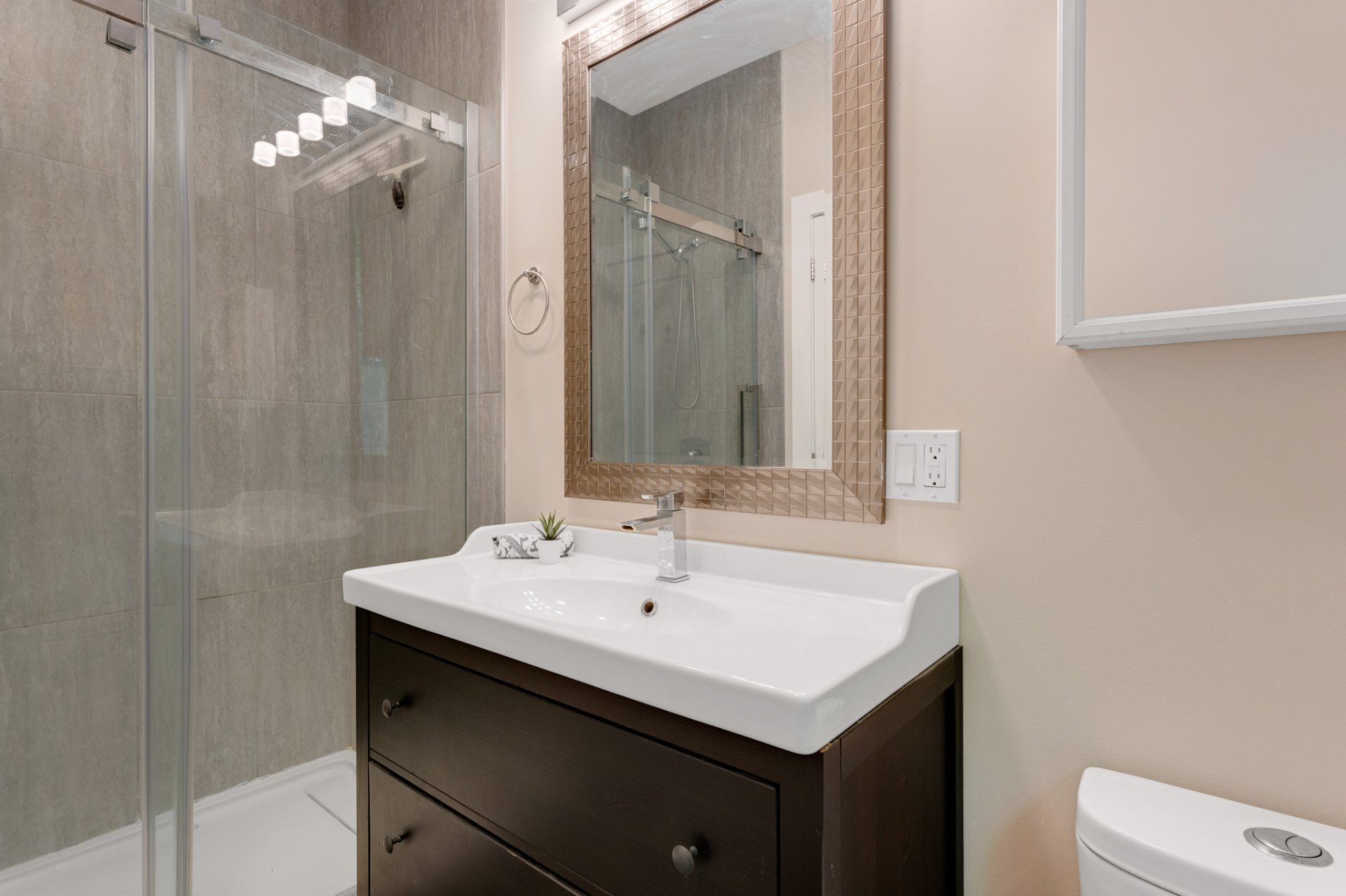 Ensuite bathroom