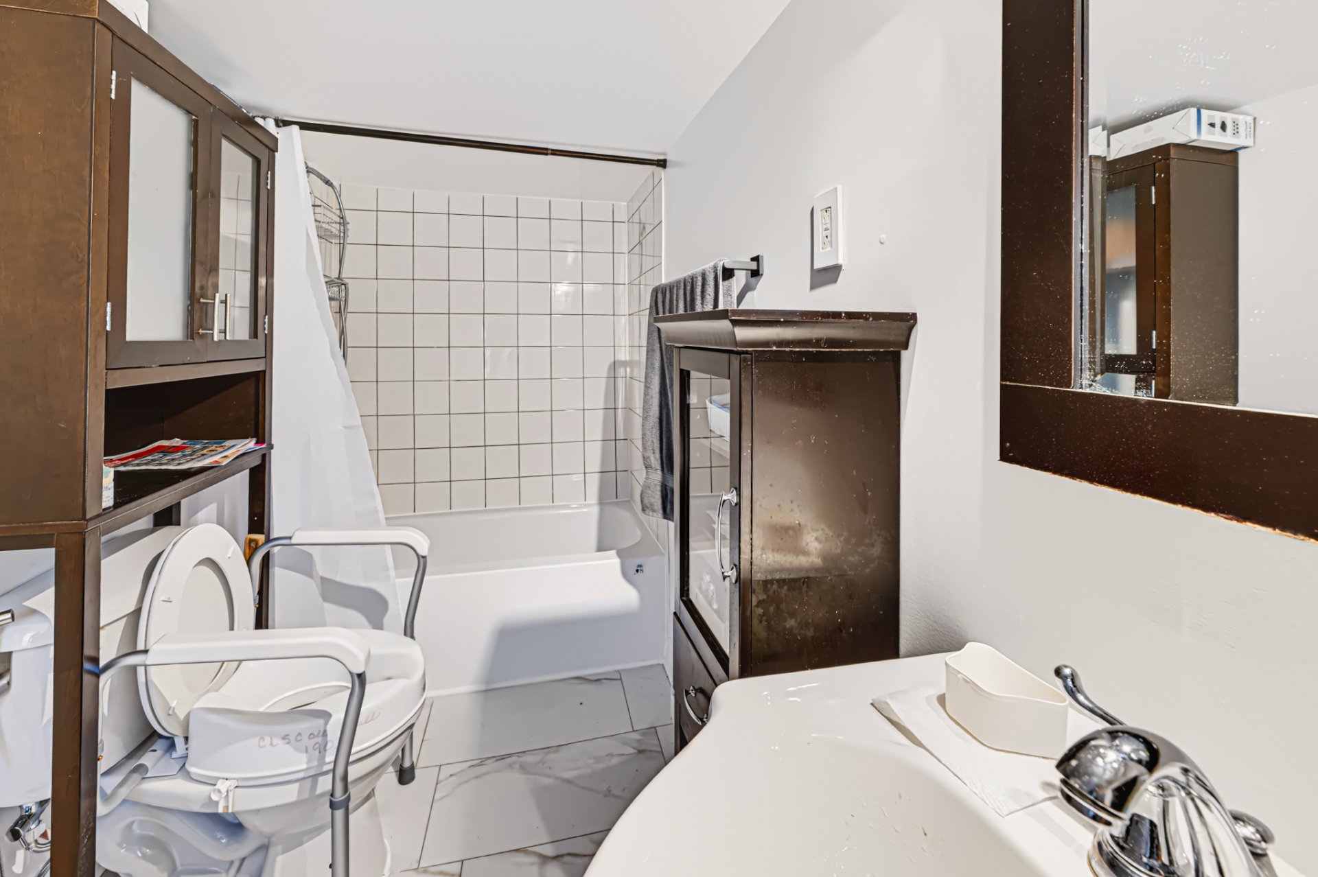 Powder room
