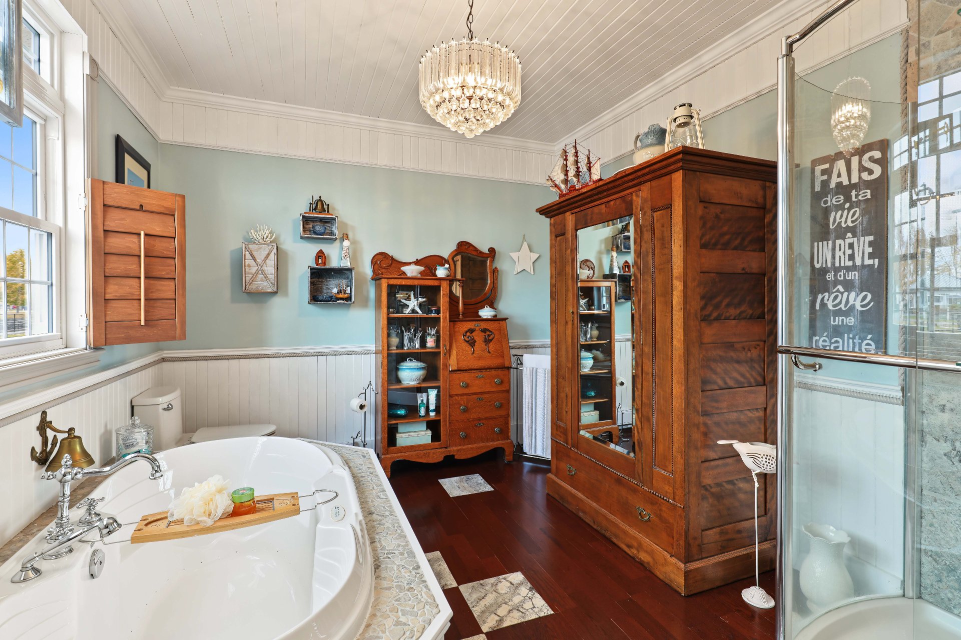 Ensuite bathroom