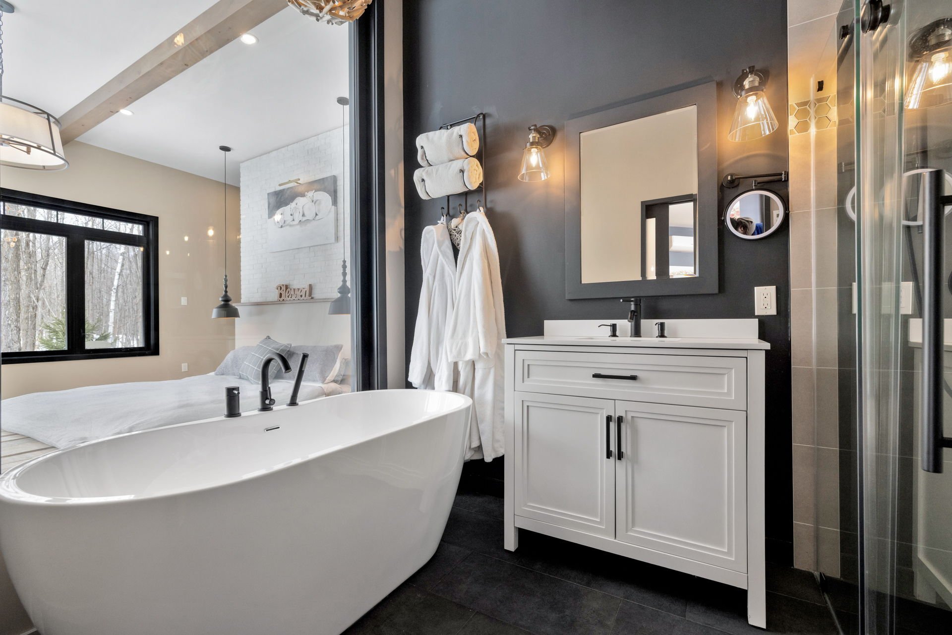 Intergenerational - Ensuite bathroom