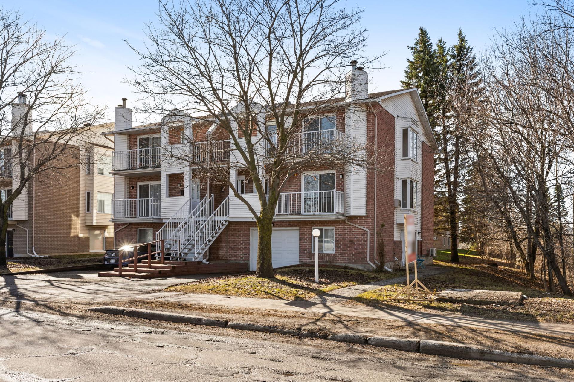 174 Boul. La Vérendrye E. 1