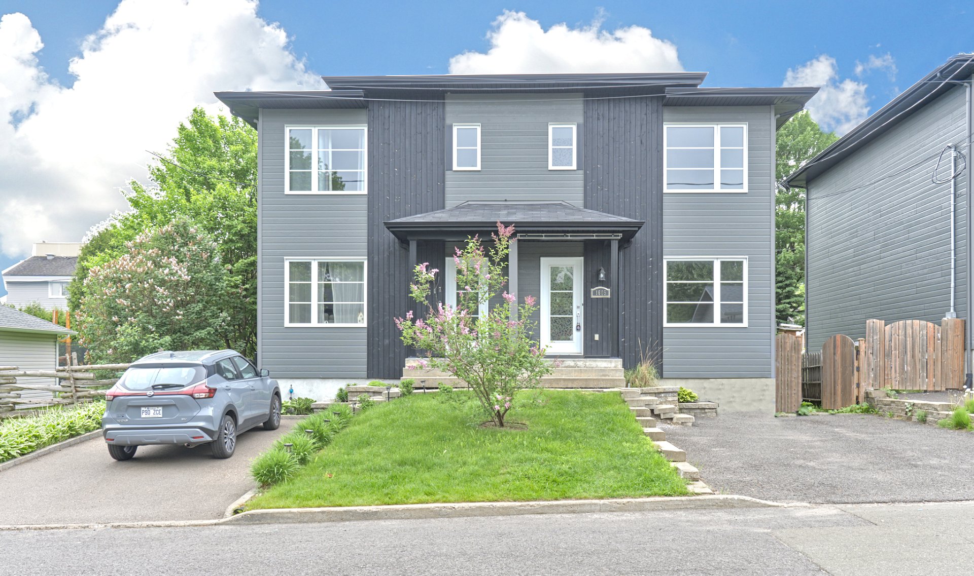 1605 Rue de Calais