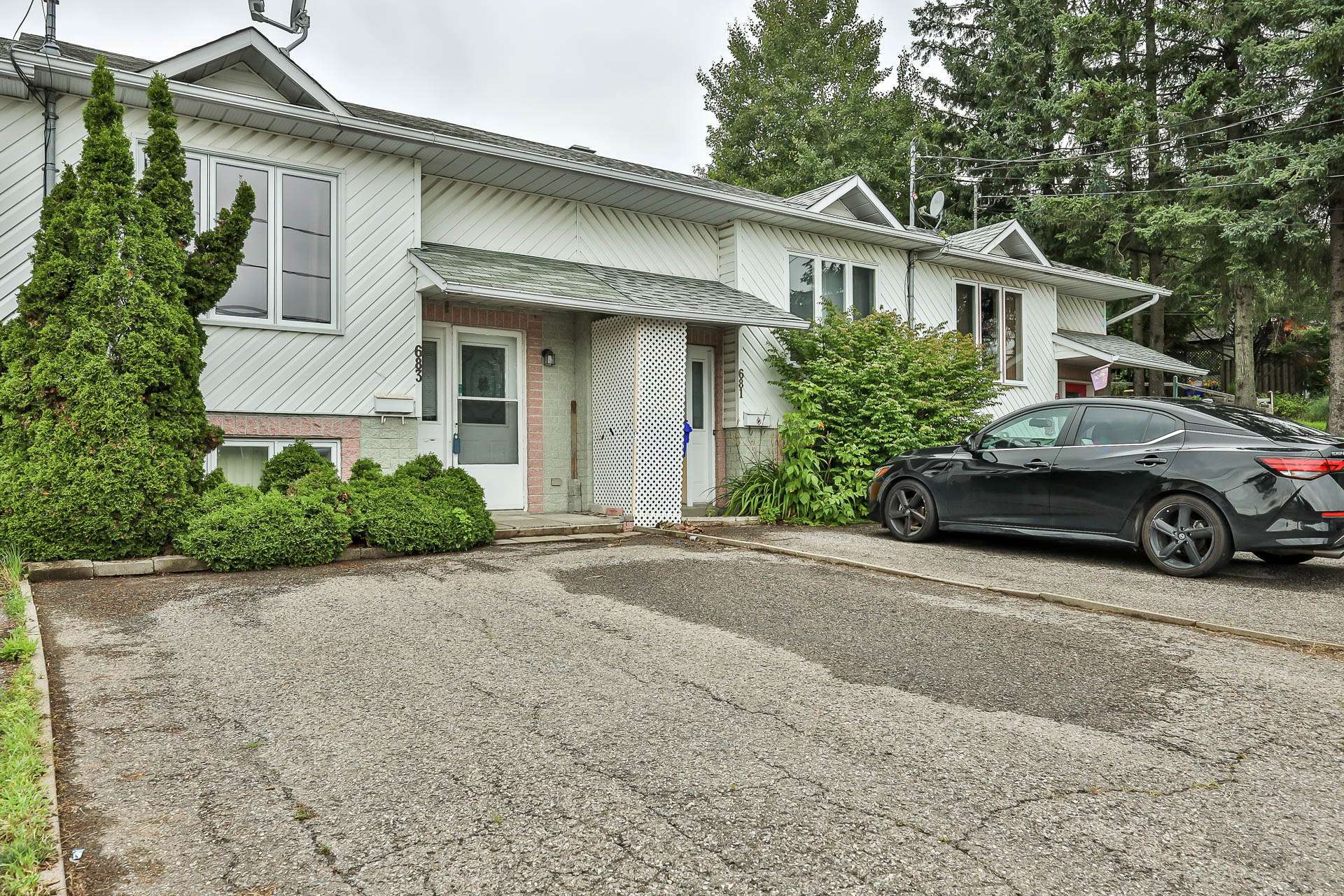 683 Rue Dollard 