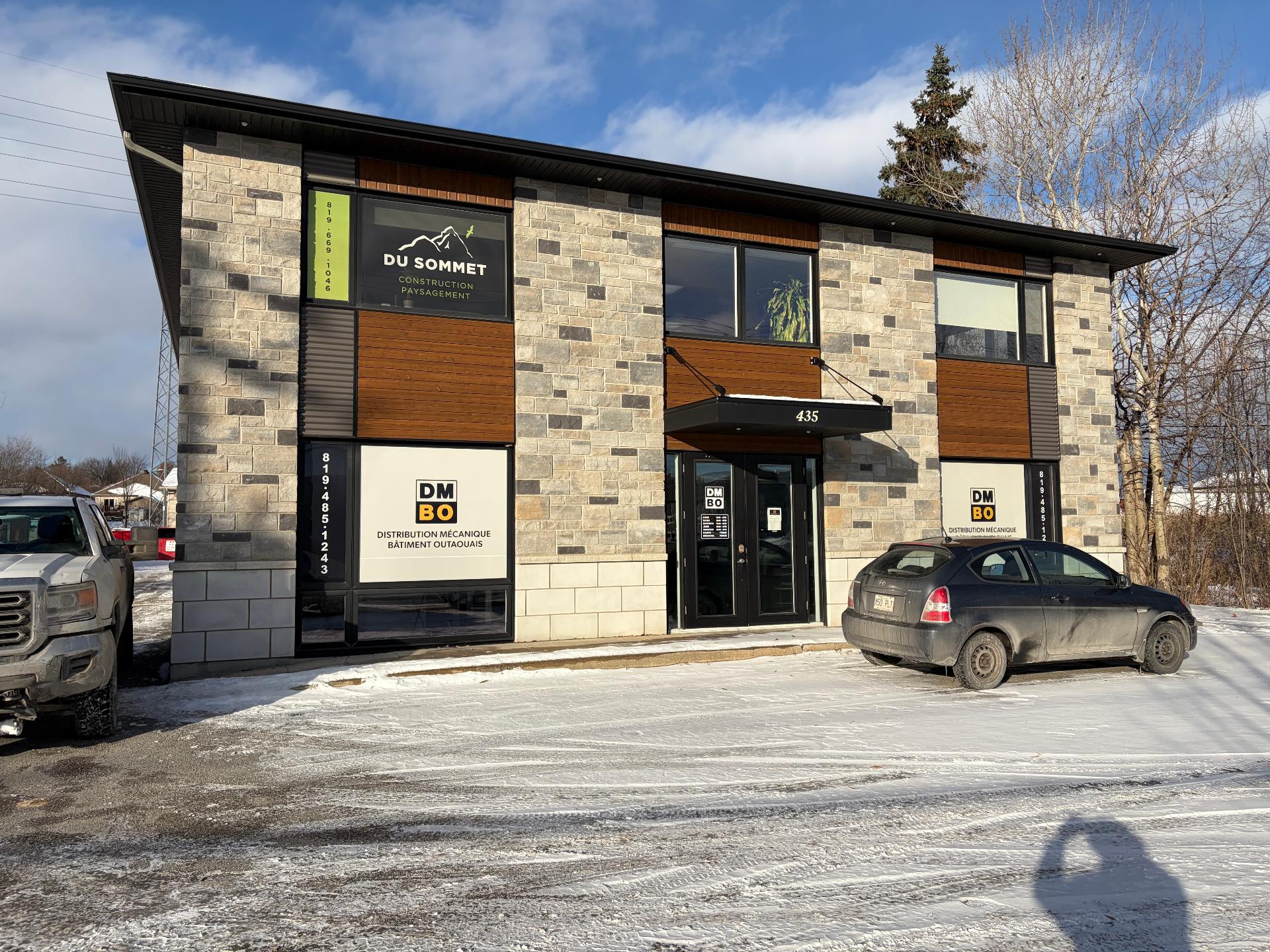 435 Boul. St-René E. 2