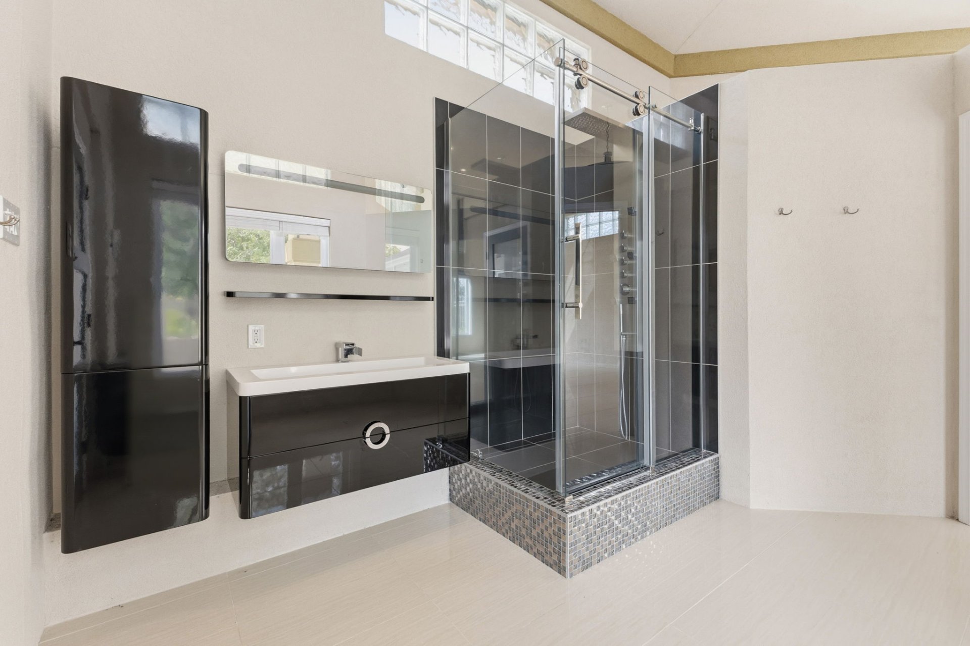 Ensuite bathroom