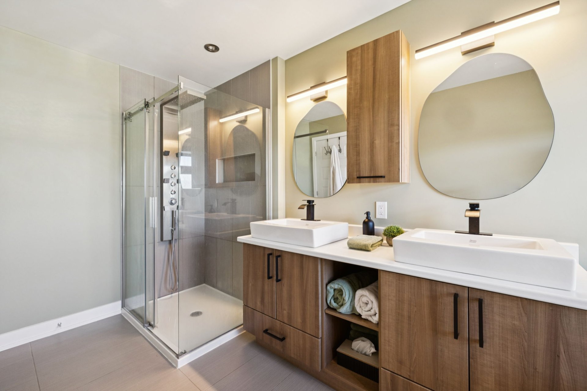 Salle de bains attenante à la CCP