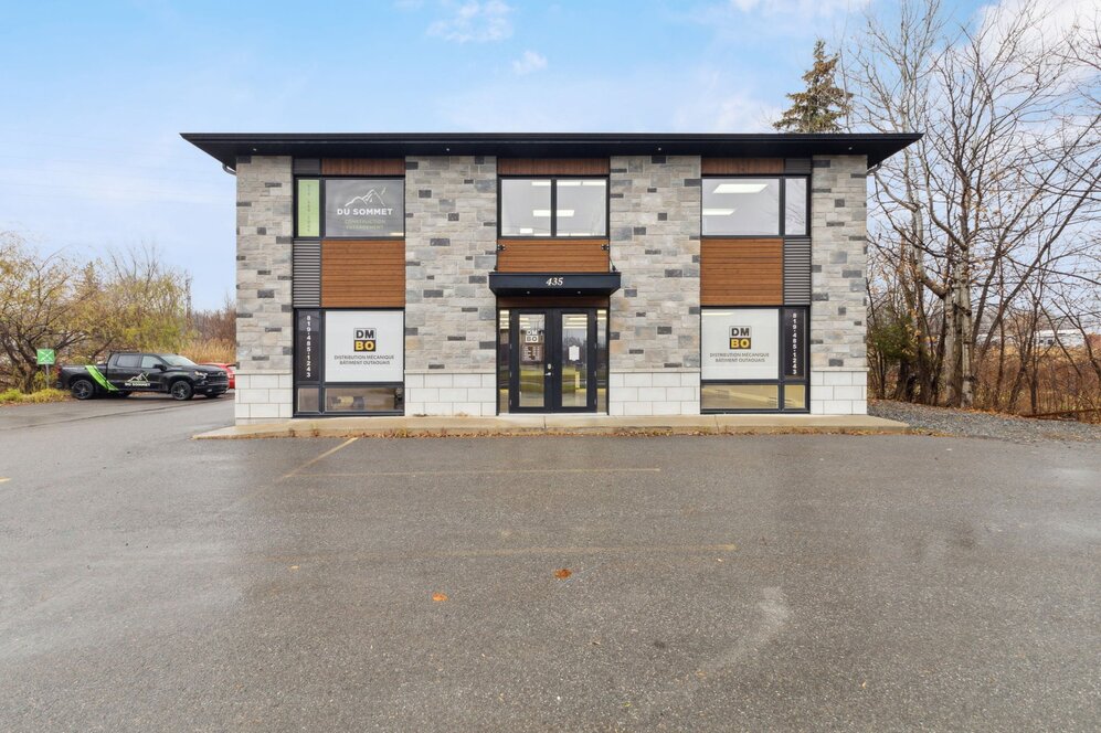 435 Boul. St-René E. 1