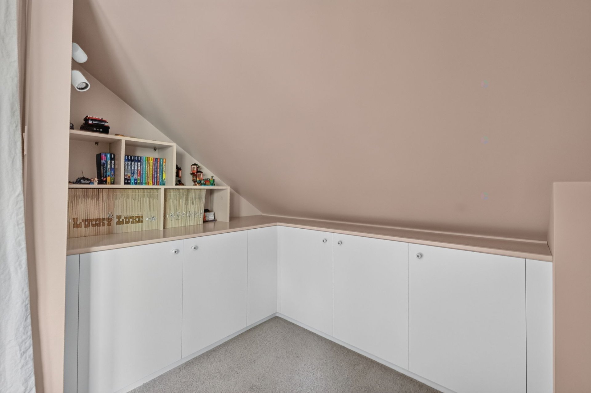 Walk-in closet