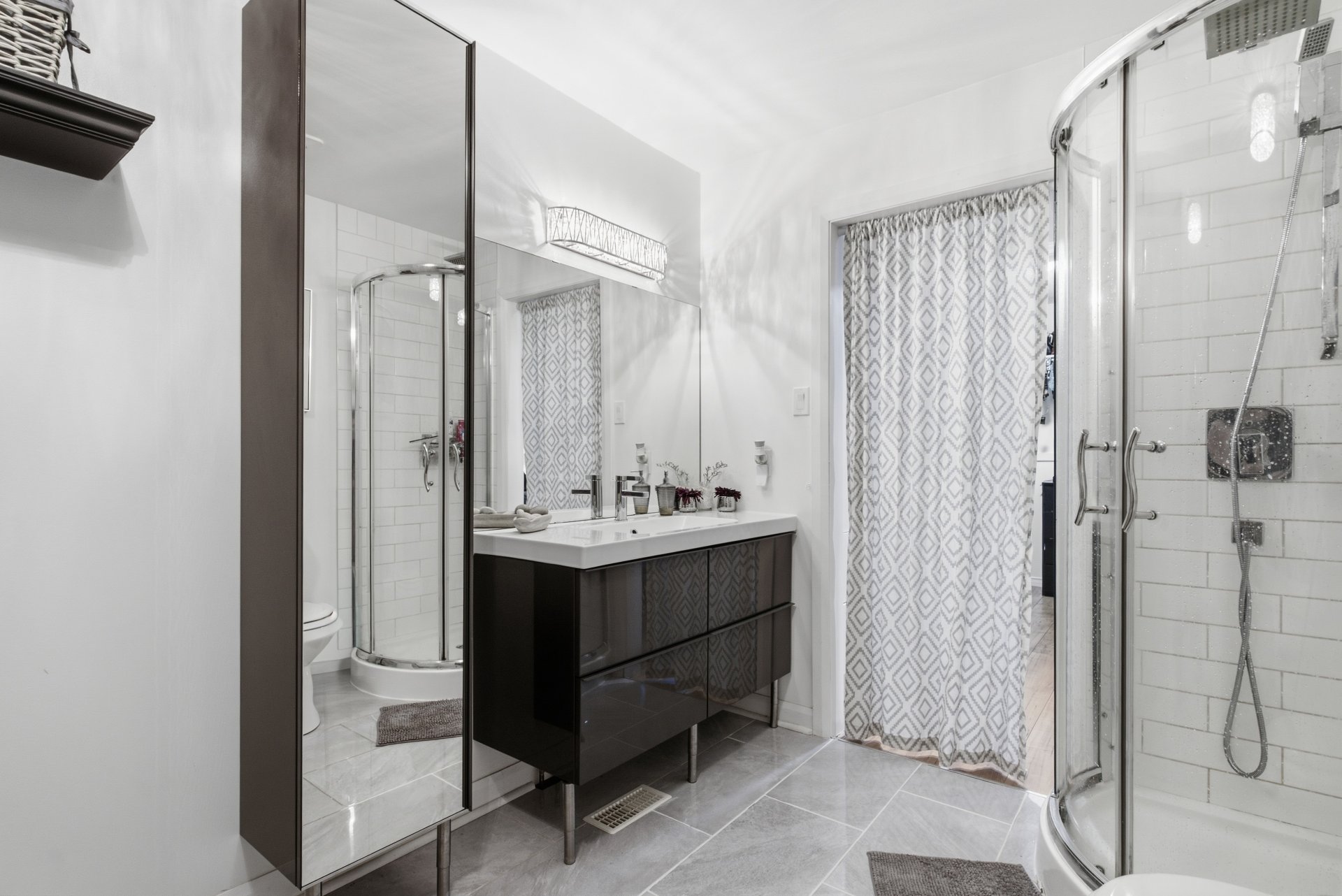 Ensuite bathroom