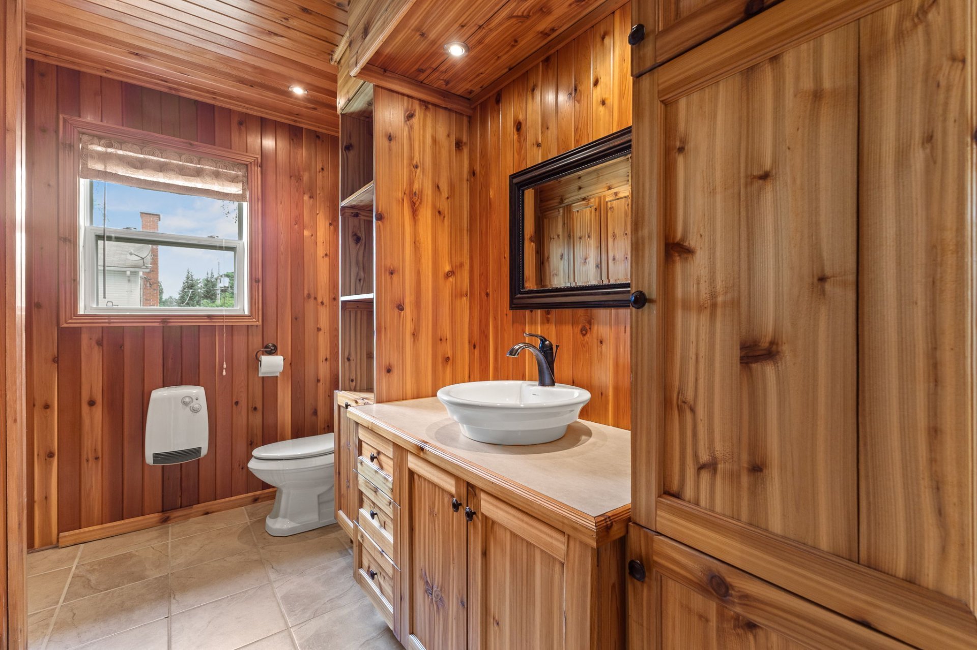 Bathroom/laundry room - 2nd floor