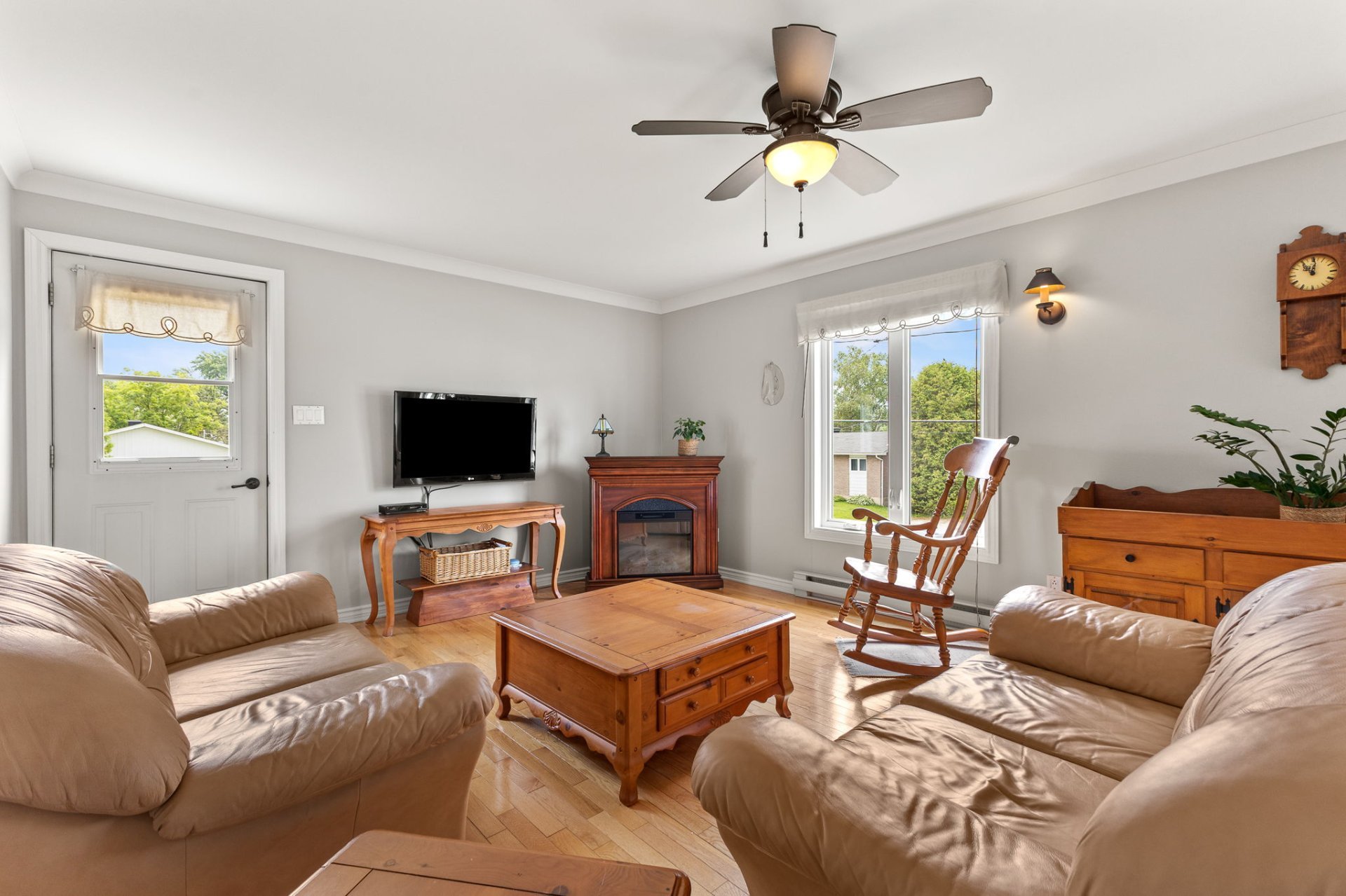 Living room - 2nd floor
