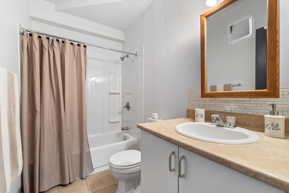 Bathroom - apt #1 main floor